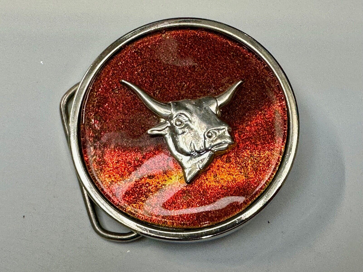 Texas Longhorn - Silver tone dimensional Steer on round retro red Belt Buckle
