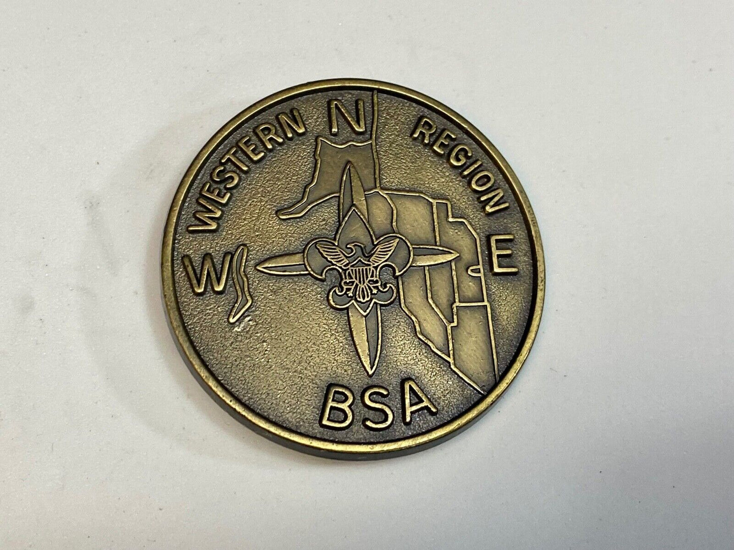 Vintage Bsa Western Region Boy Scouts Compass Figural Round Belt Buckle