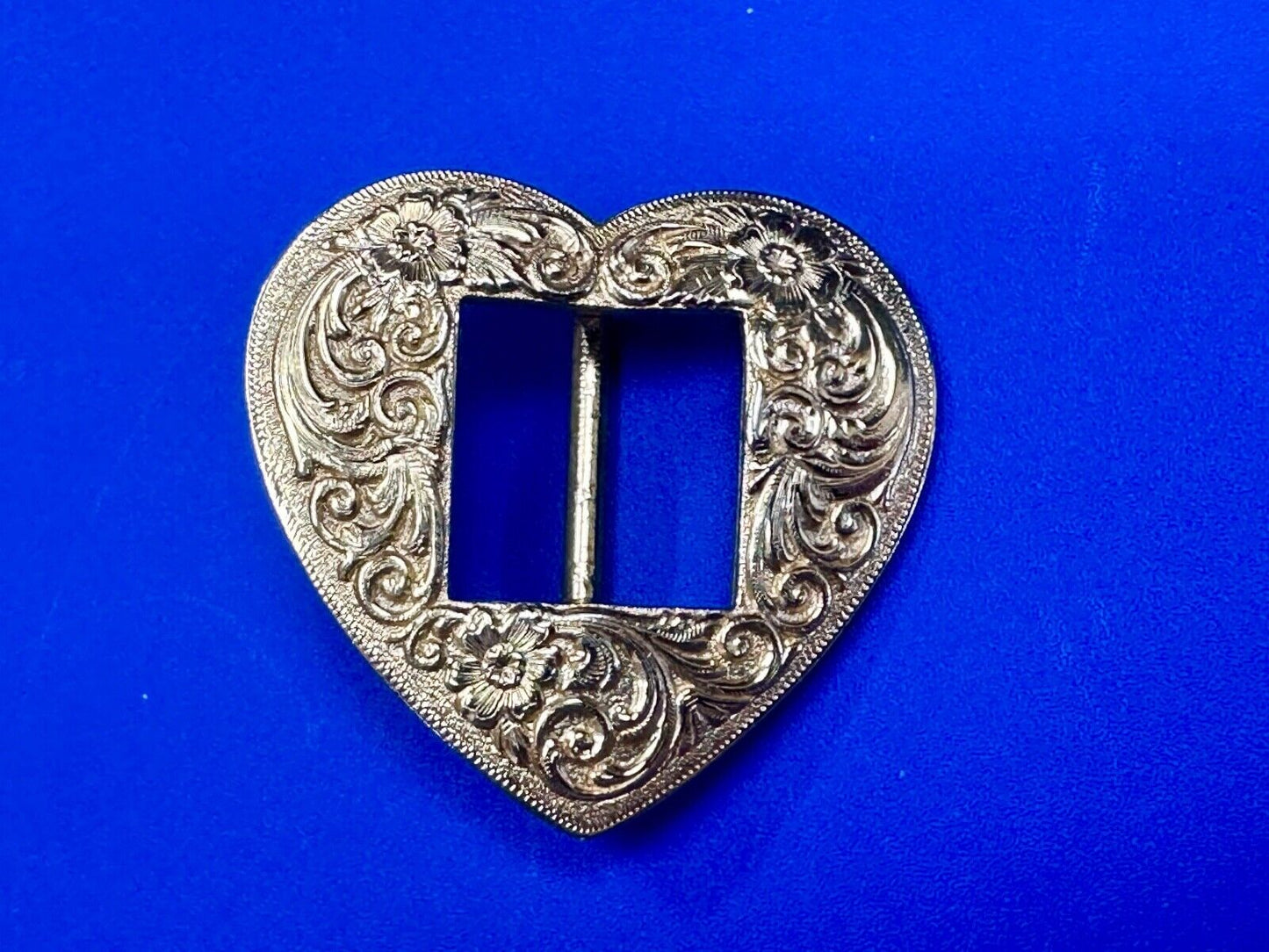 Tiny Gold tone heart shaped western ornate flower swirl belt buckle