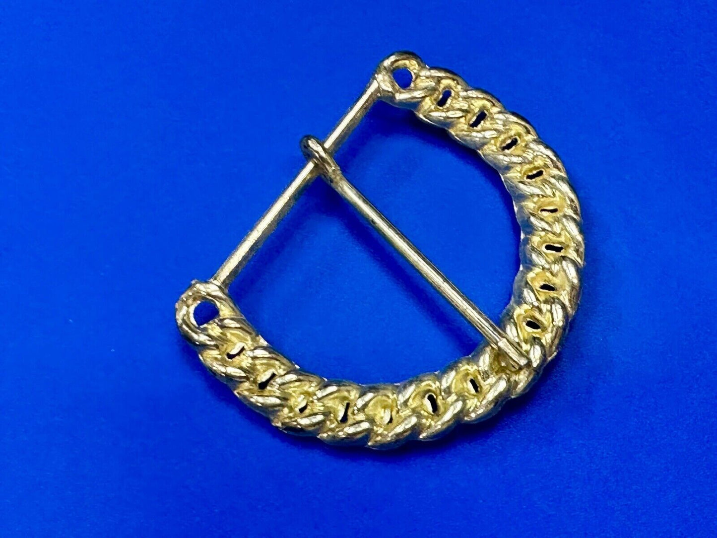 Vintage gold tone spiral or rope knot loop pattern replacement belt buckle