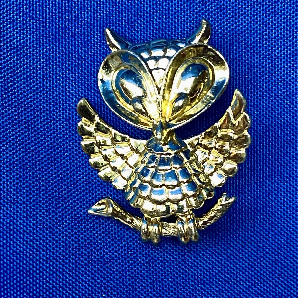 Vintage AJC Signed Owl Bird Brooch Pin Gold Tone Costume Jewelry