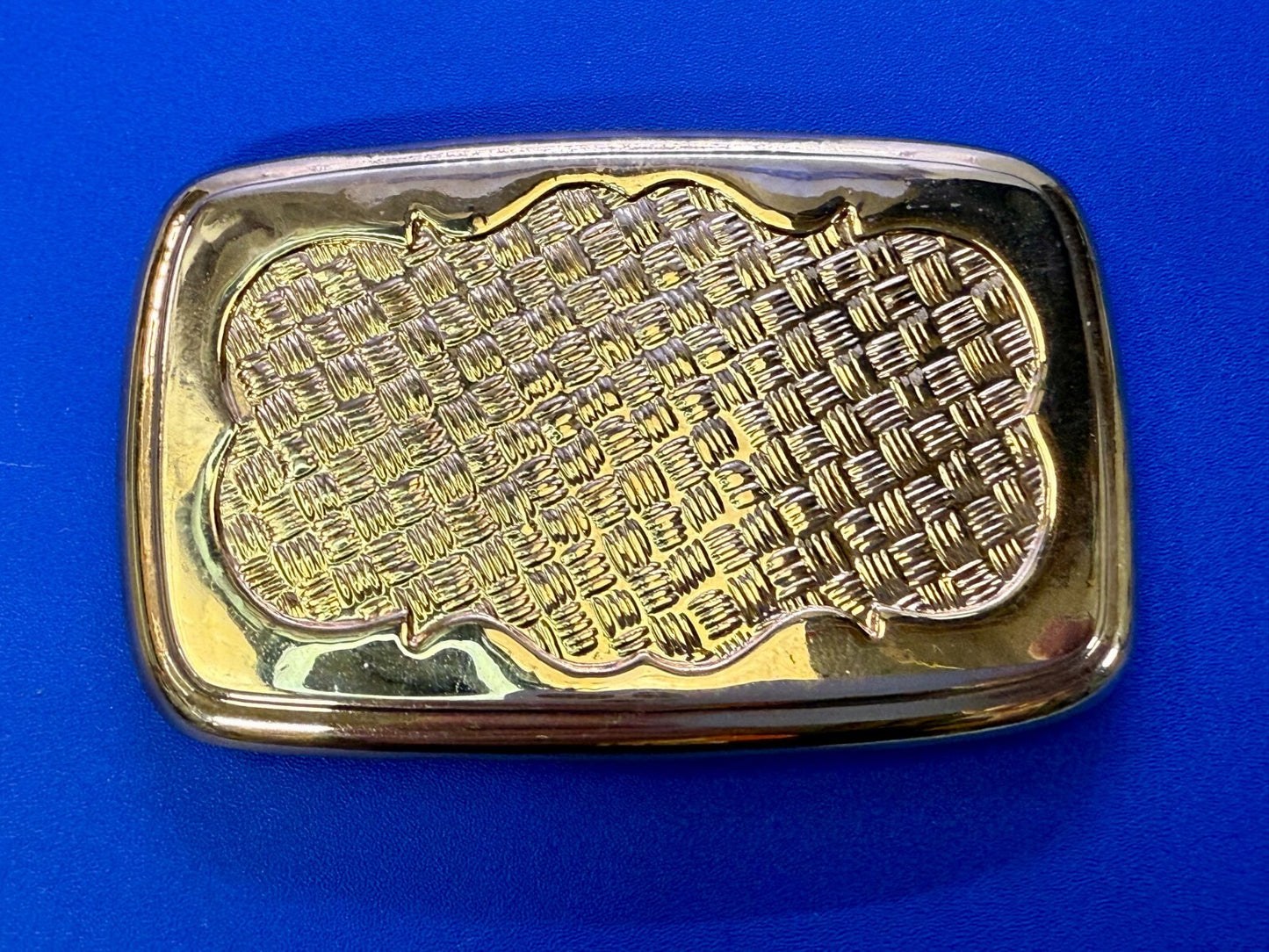 Basket Weave Mesh Pattern on Gold Color Western Style Belt Buckle