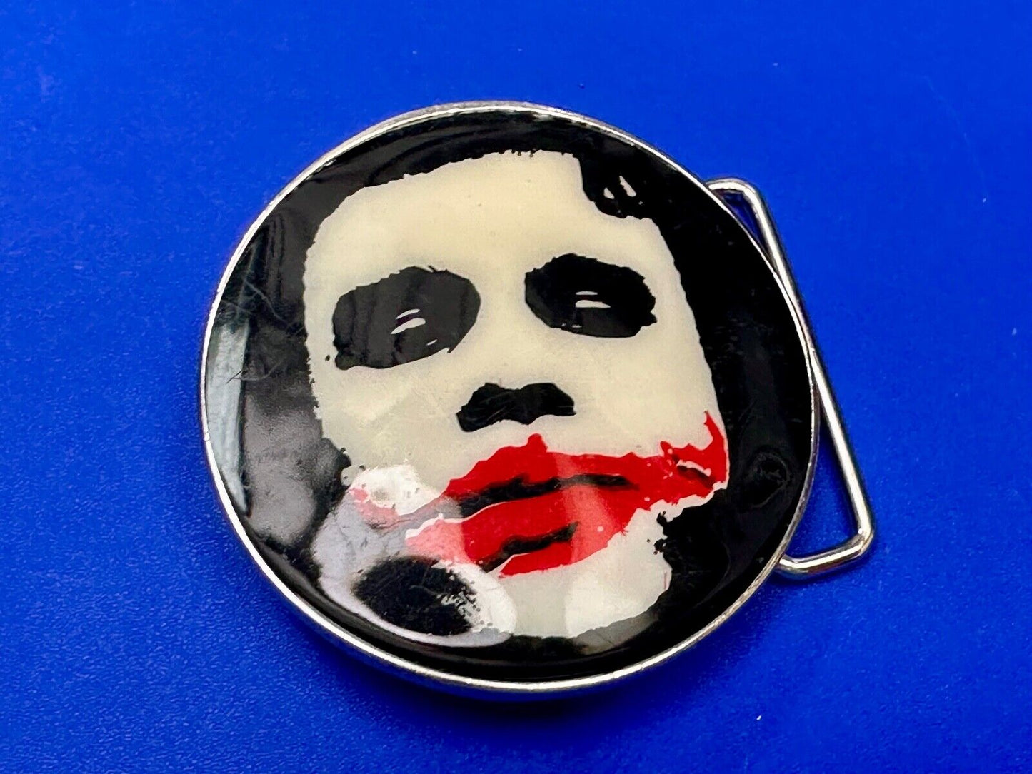 Batman's JOKER Red RED Lips round HA HA GTO Design DC Comics S08 Belt Buckle