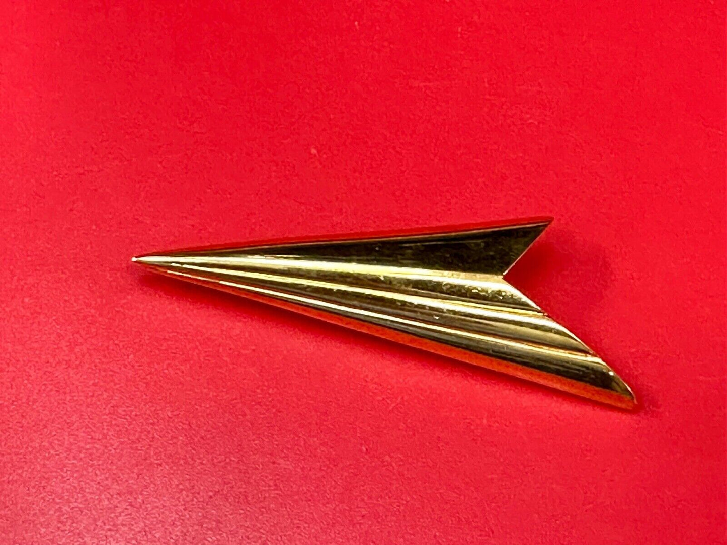 Art Deco Style 3" wide Arrow Napier signed vintage gold tone brooch pin