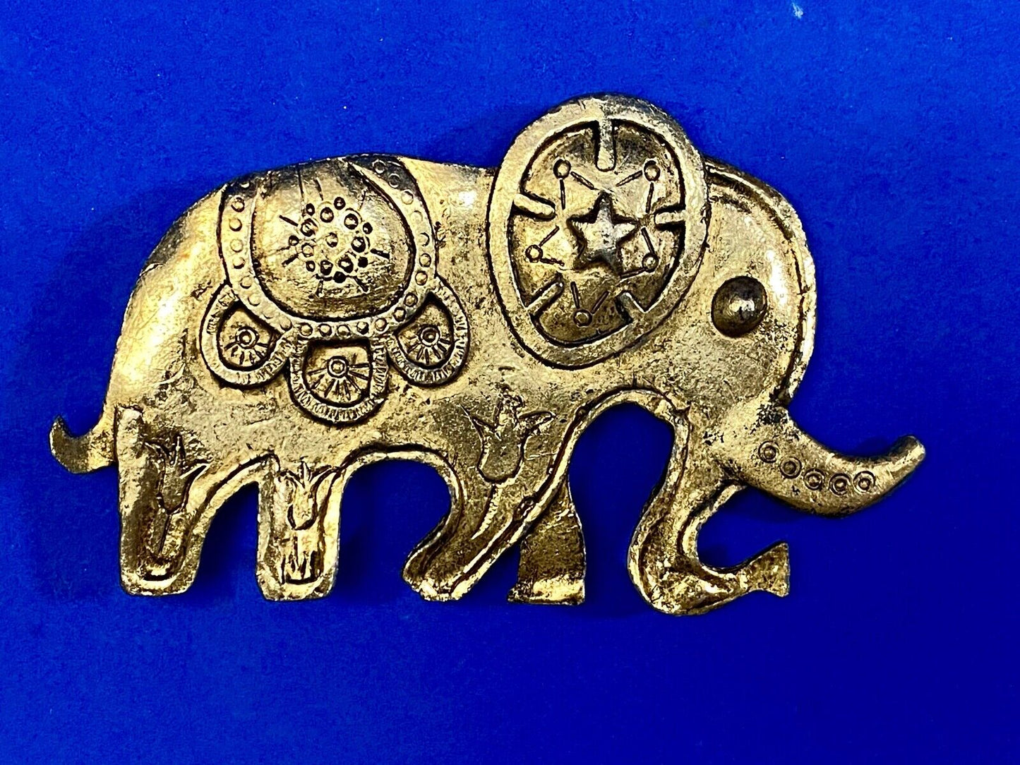 Vintage Elephant Cut Out Belt Buckle, Flowers & Stars, Focus And Sensuality