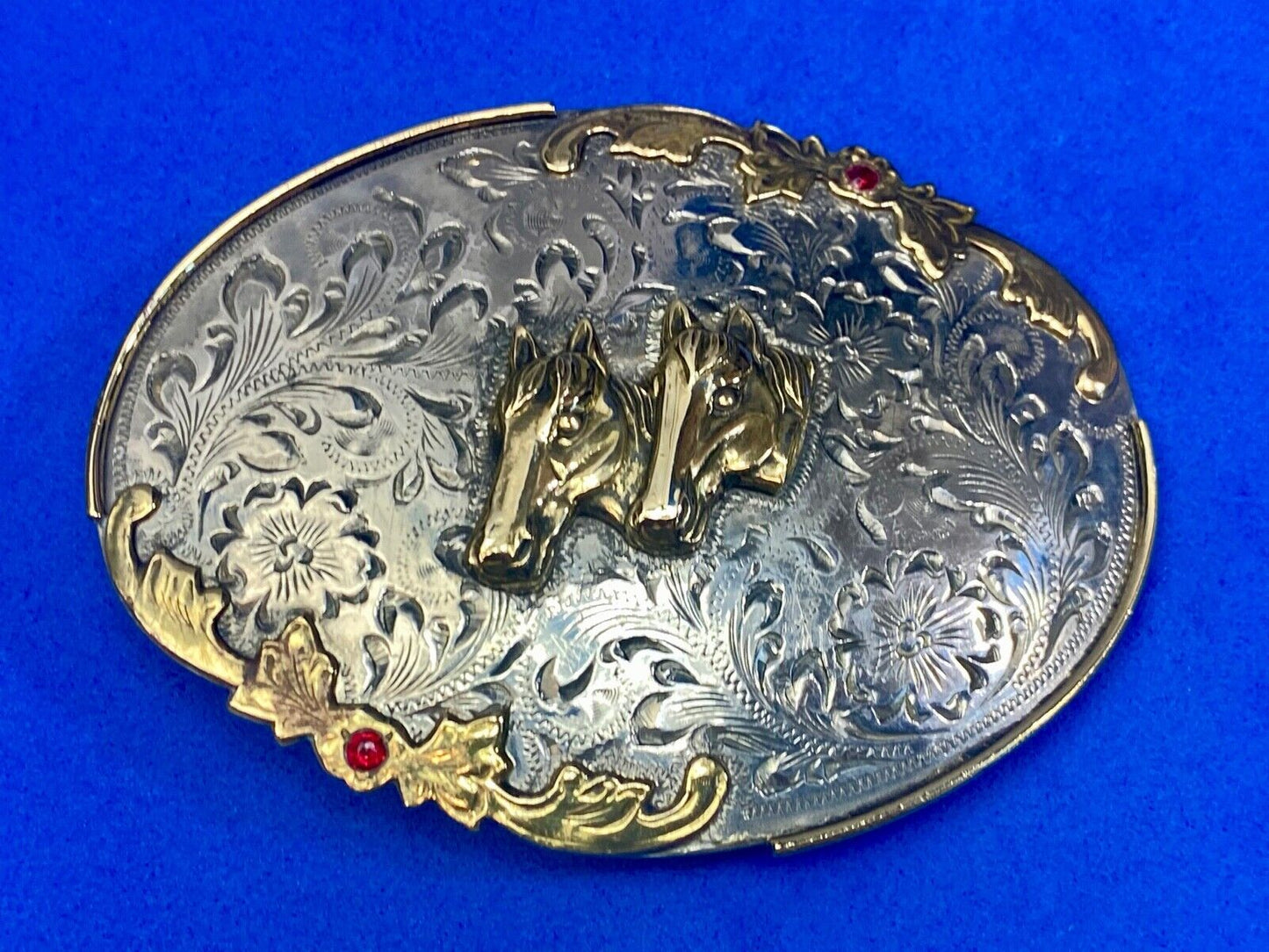 Beautiful & Quality! Vintage horse head Bust Flower Swirl 4" belt buckle