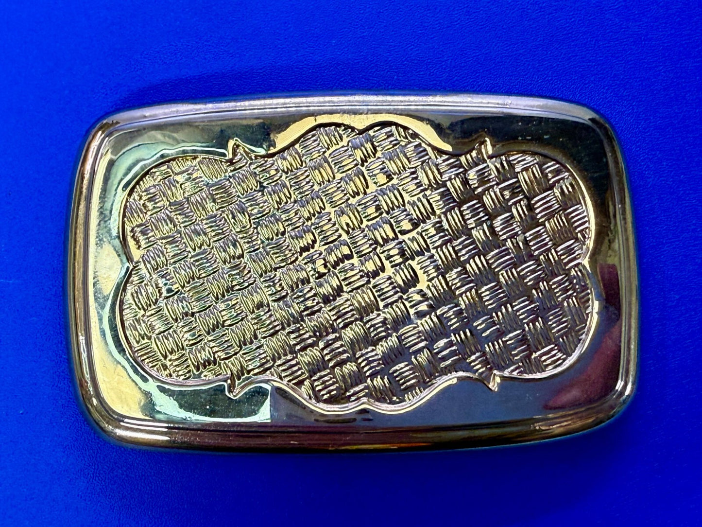 Basket Weave Mesh Pattern on Gold Color Western Style Belt Buckle