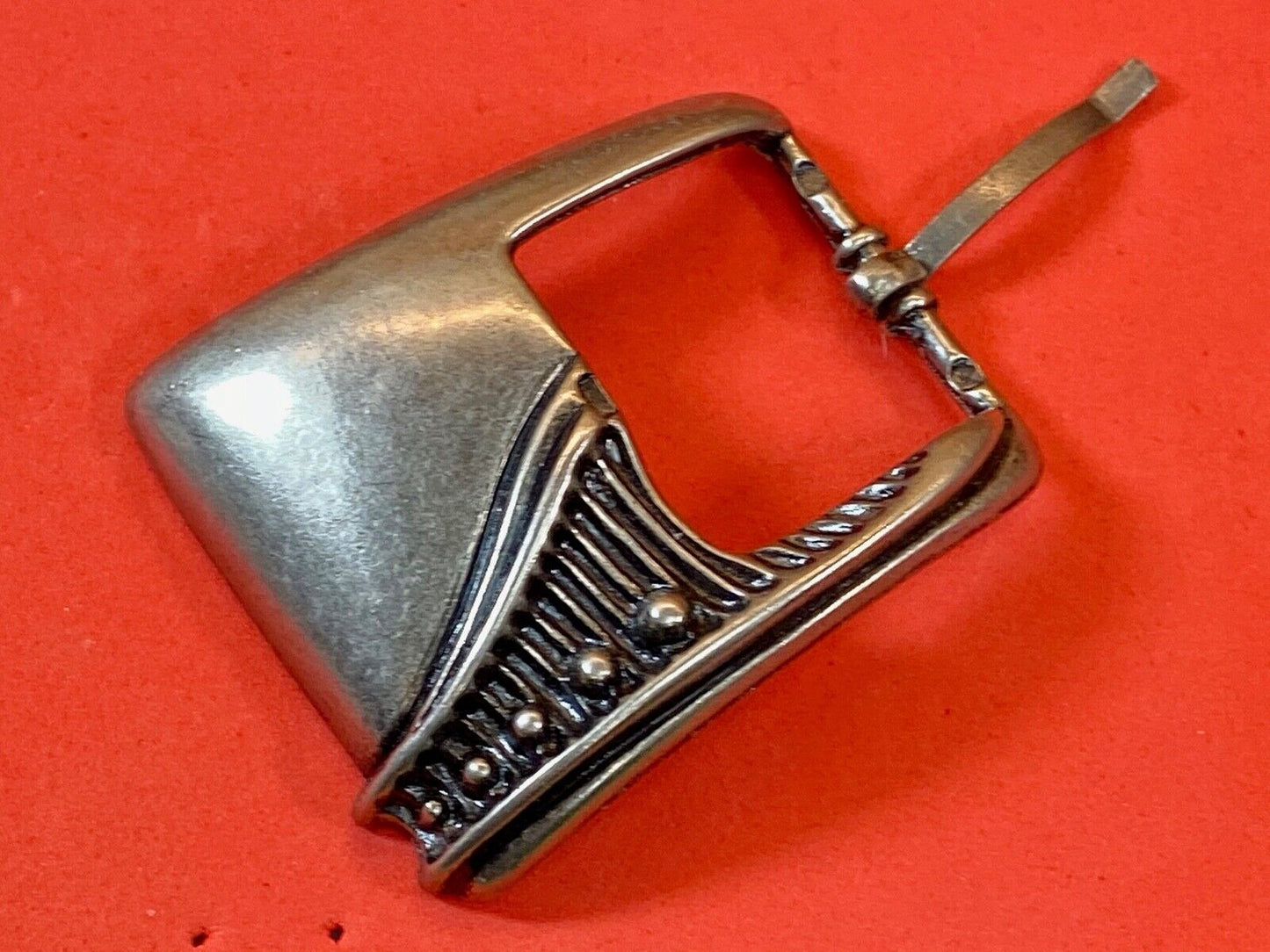 Thin Metal Belt Buckle - Retro Pattern