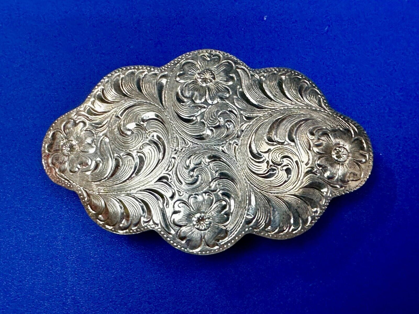 Beautiful Unique Shaped Cutout Flower Swirl Silver Tone Women Belt Buckle