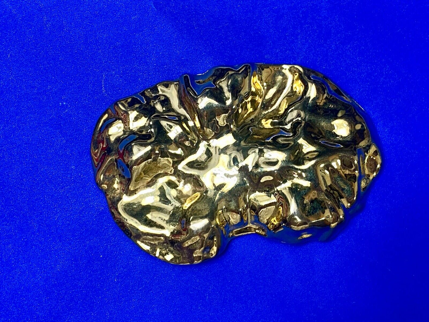 Vintage chunky gold tone crinkle pattern scarf slide
