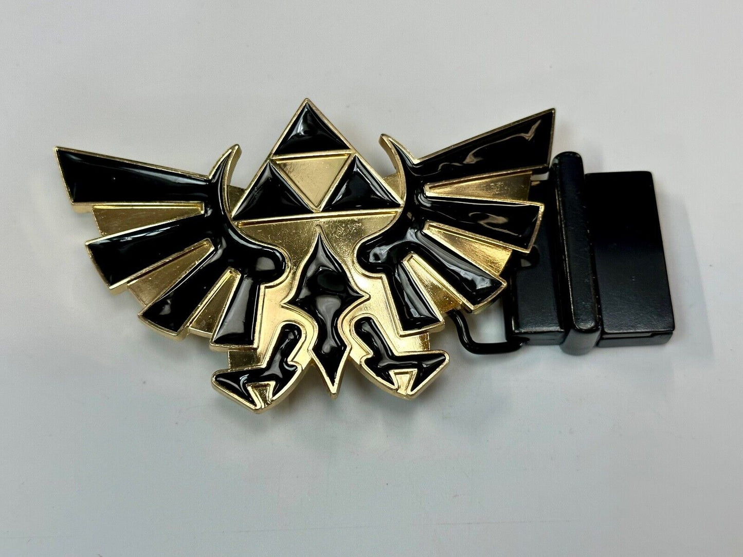 THE LEGEND OF ZELDA Black and Gold Triforce 2015 Nintendo gamers BELT BUCKLE