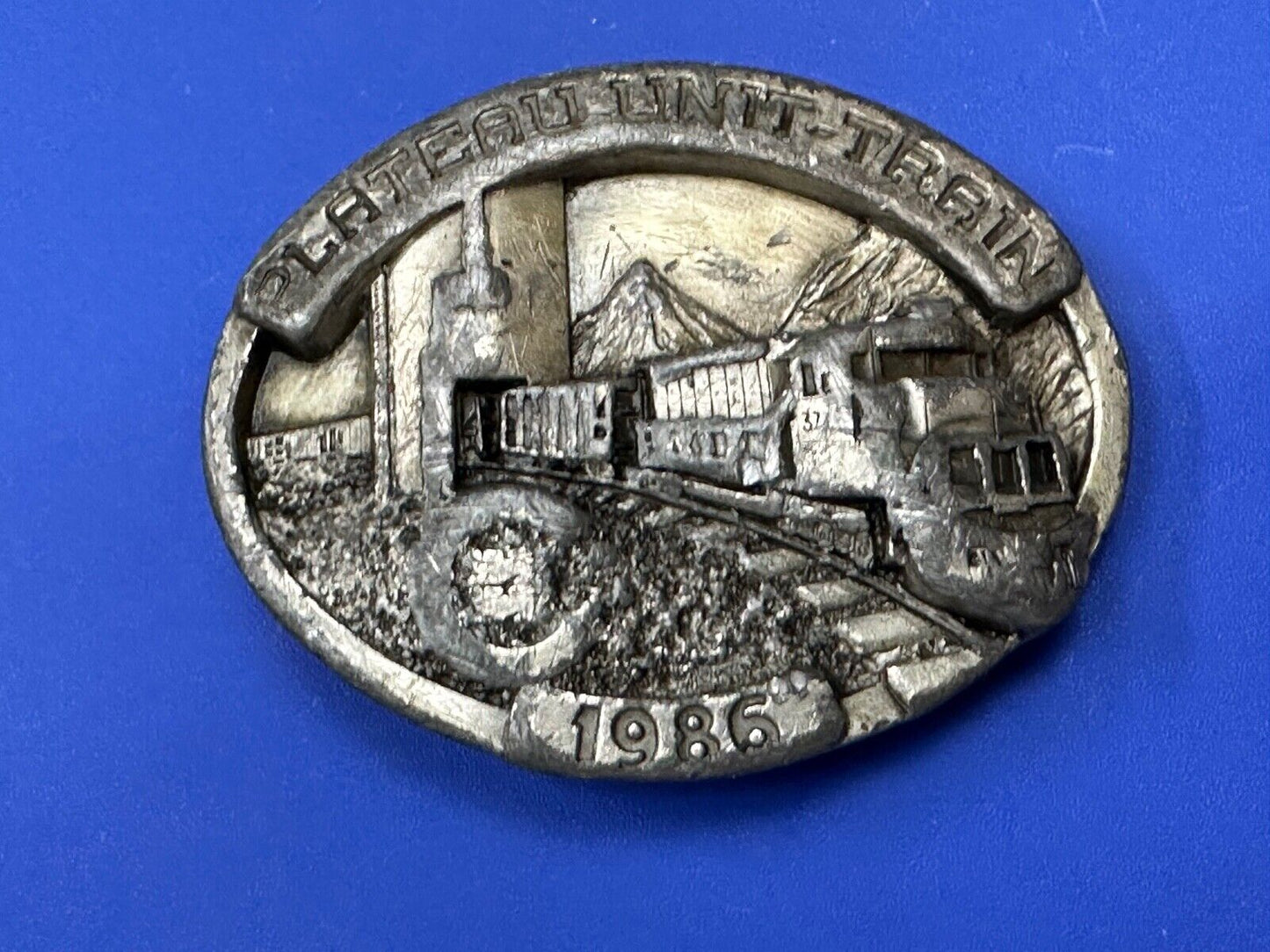 Vintage 1986 RR Plateau Unit Train commemorative pre-loved siskiyou belt buckle