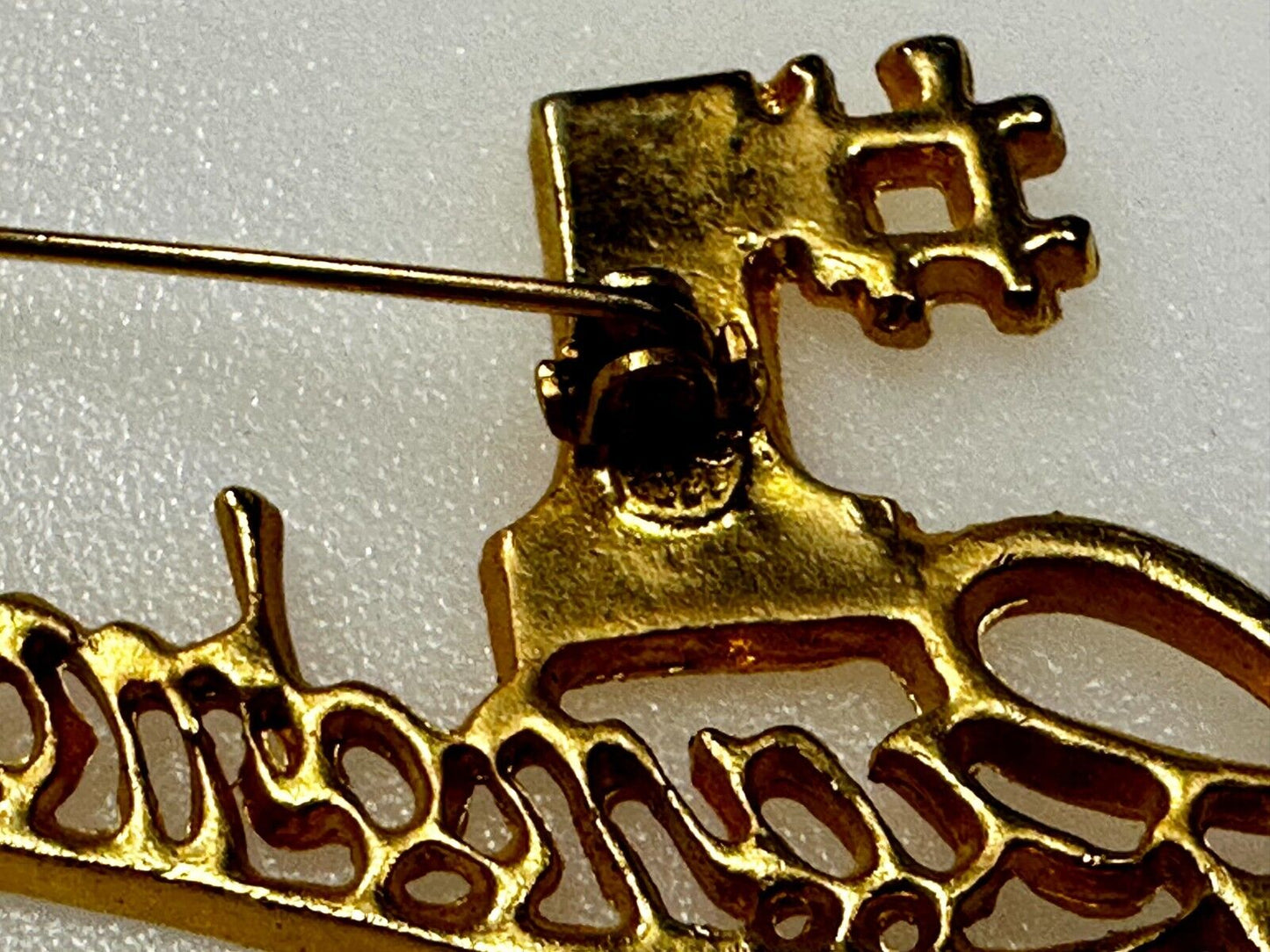 #1 Number One Grandmother Love Gift Gold Tone Vintage Brooch Pin