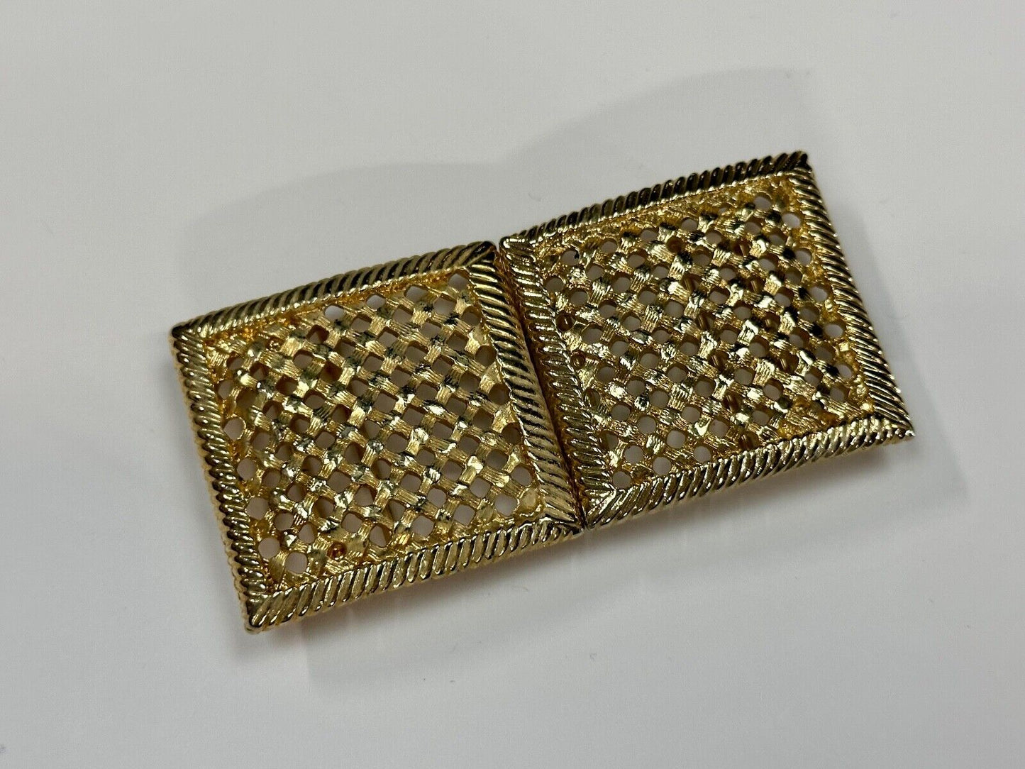 Basket Weave Pattern Vintage Two-piece interlocking gold tone belt buckle