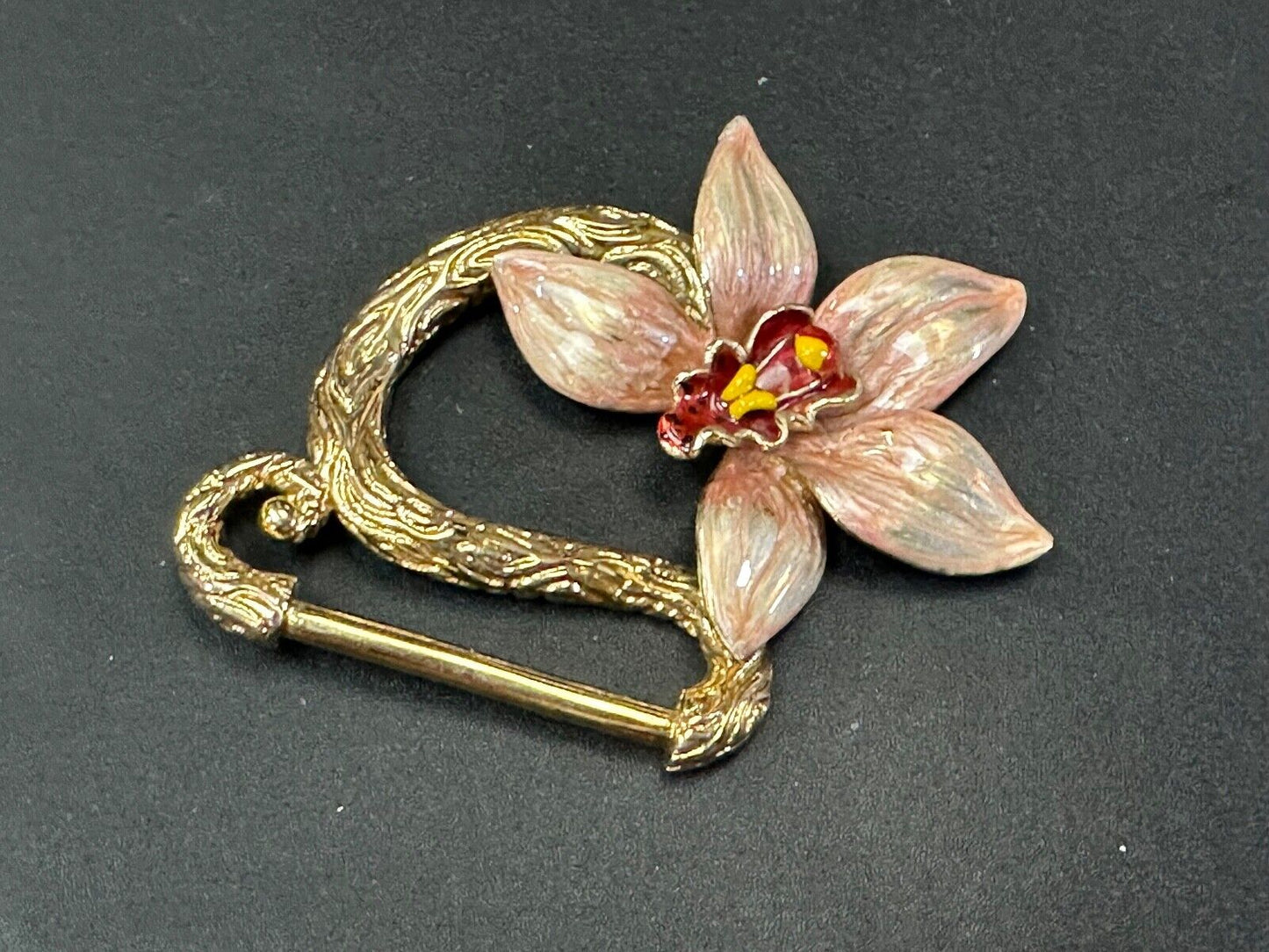 Beautiful flower cutout jeweled brushed enamel cutout belt buckle