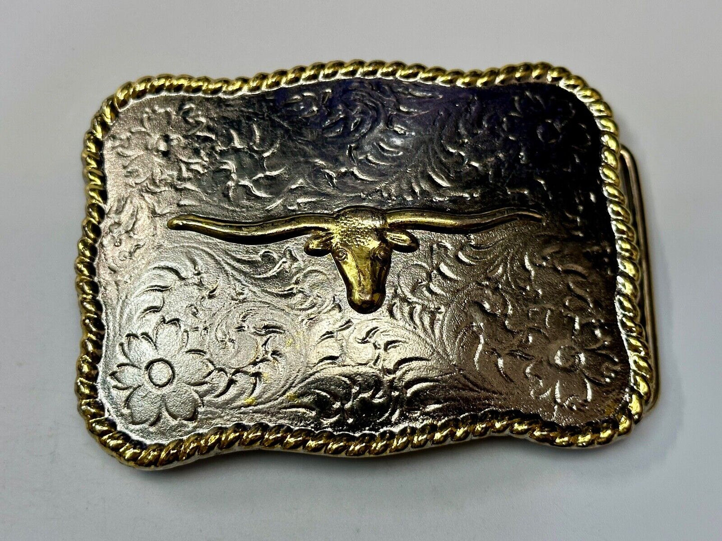 Texas Longhorn Cow Steer flower swirl Belt Buckle w/ thick rope boarder