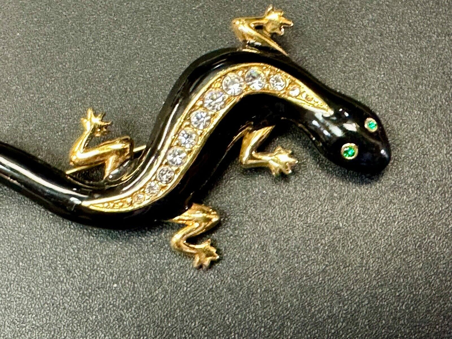 Avon signed Gecko Iguana Jeweled gold tone figural brooch pin