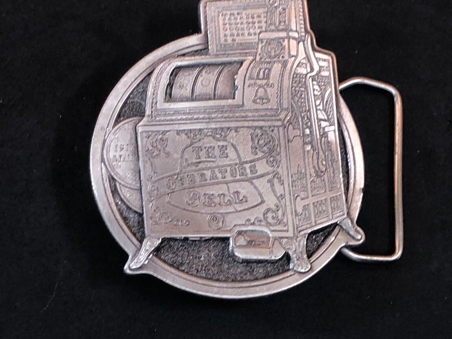 Vintage 1976 great American **MILLS ANTIQUE SLOT MACHINE** Belt Buckle