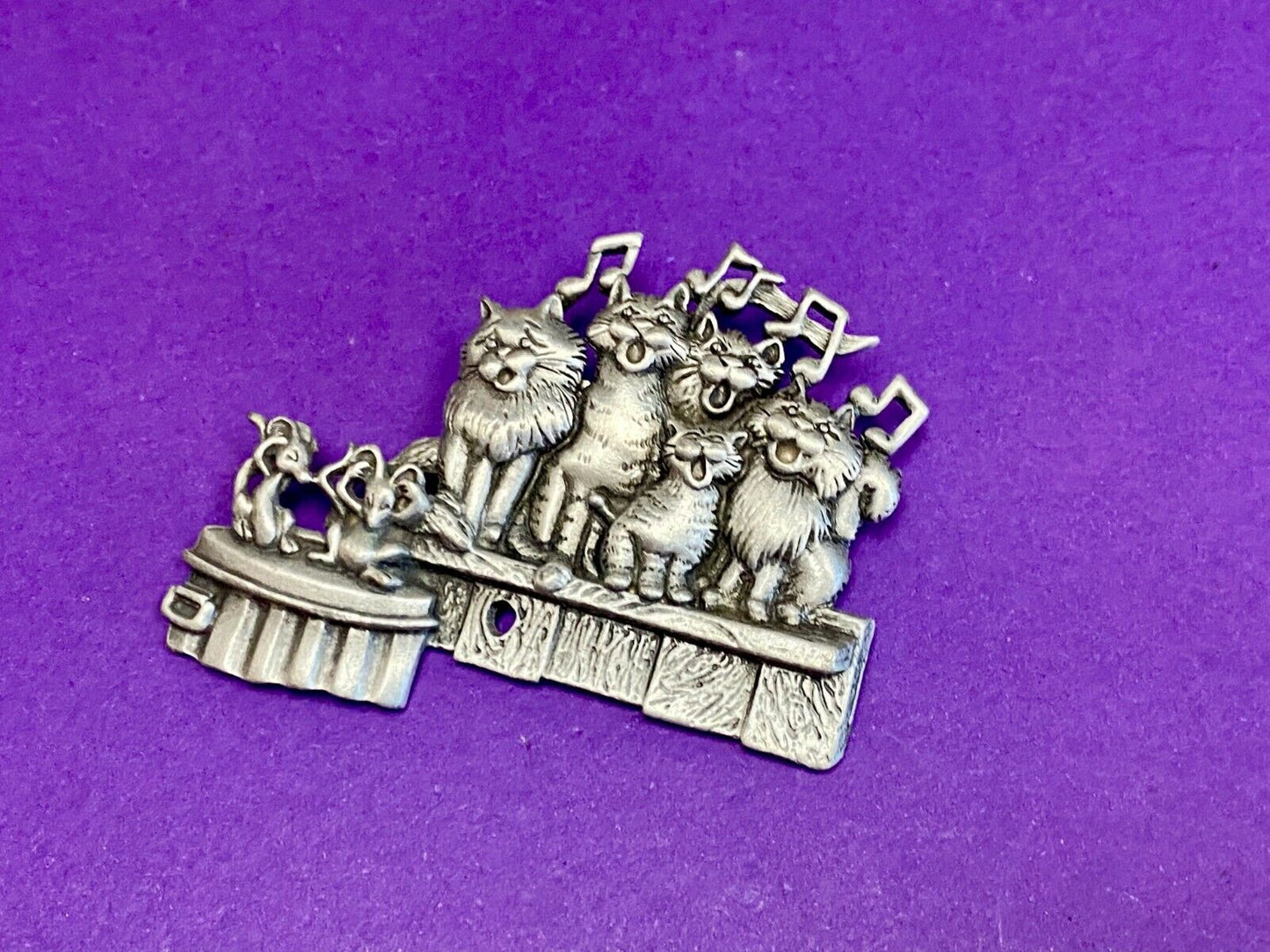 Adorable Cats And Mice - Cat And Mouse Cut Out Brooch Pin