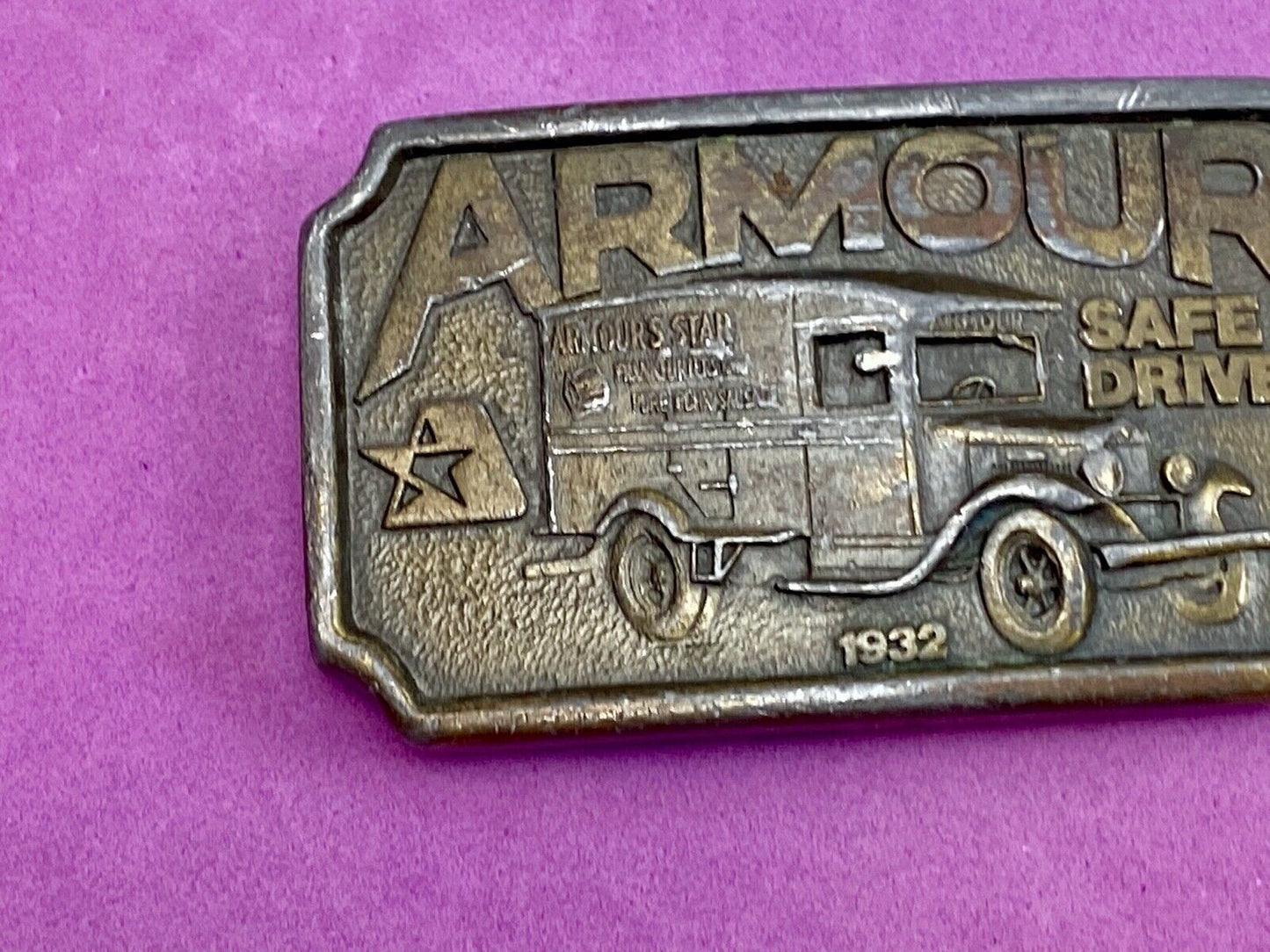 1932 ARMOUR SAFE DRIVER BELT BUCKLE Vintage 70's Indiana metal craft -