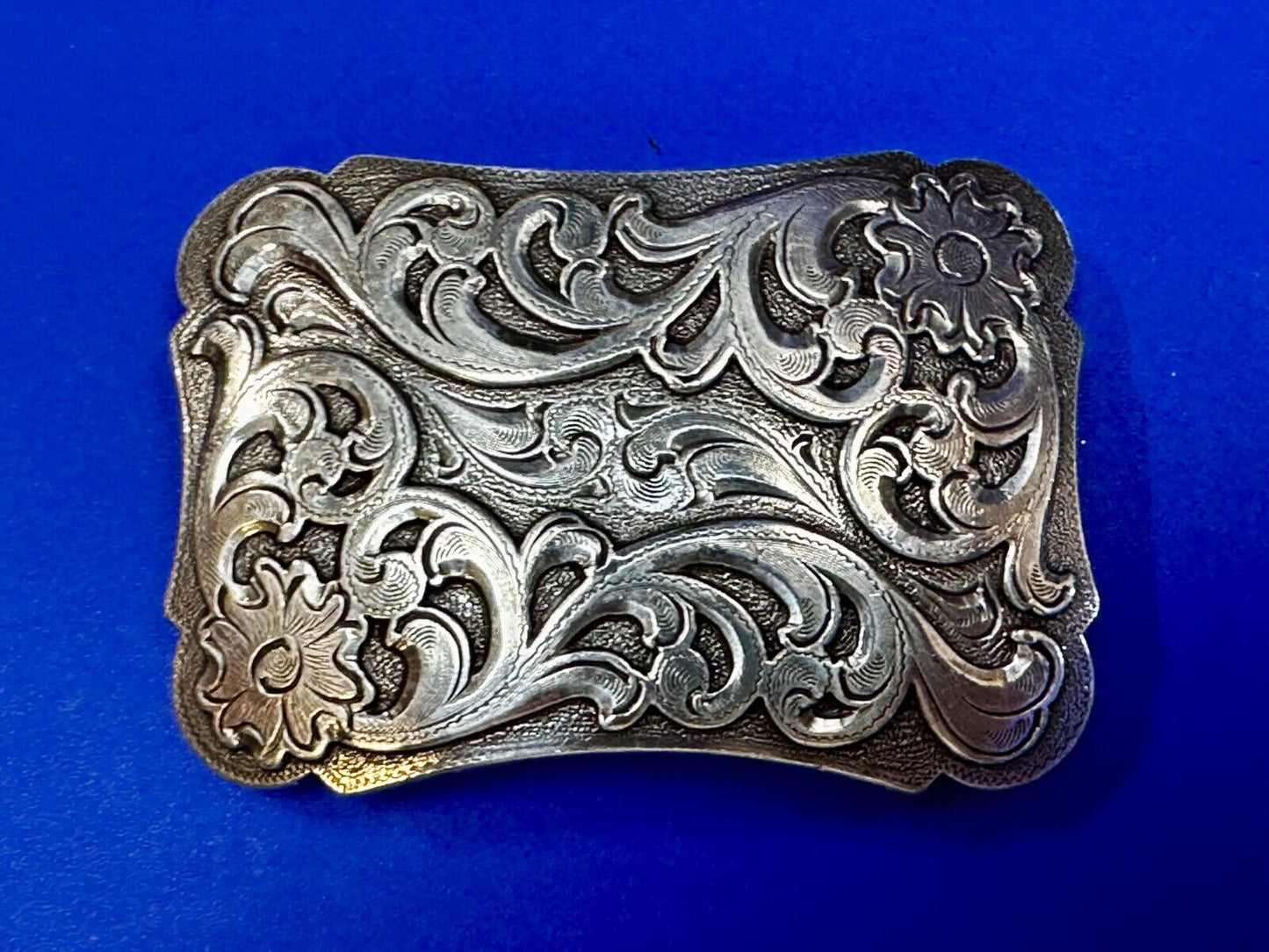 Beautiful Detailed Flower Swirl Floral Theme Silver Tone Rectangular Belt Buckle