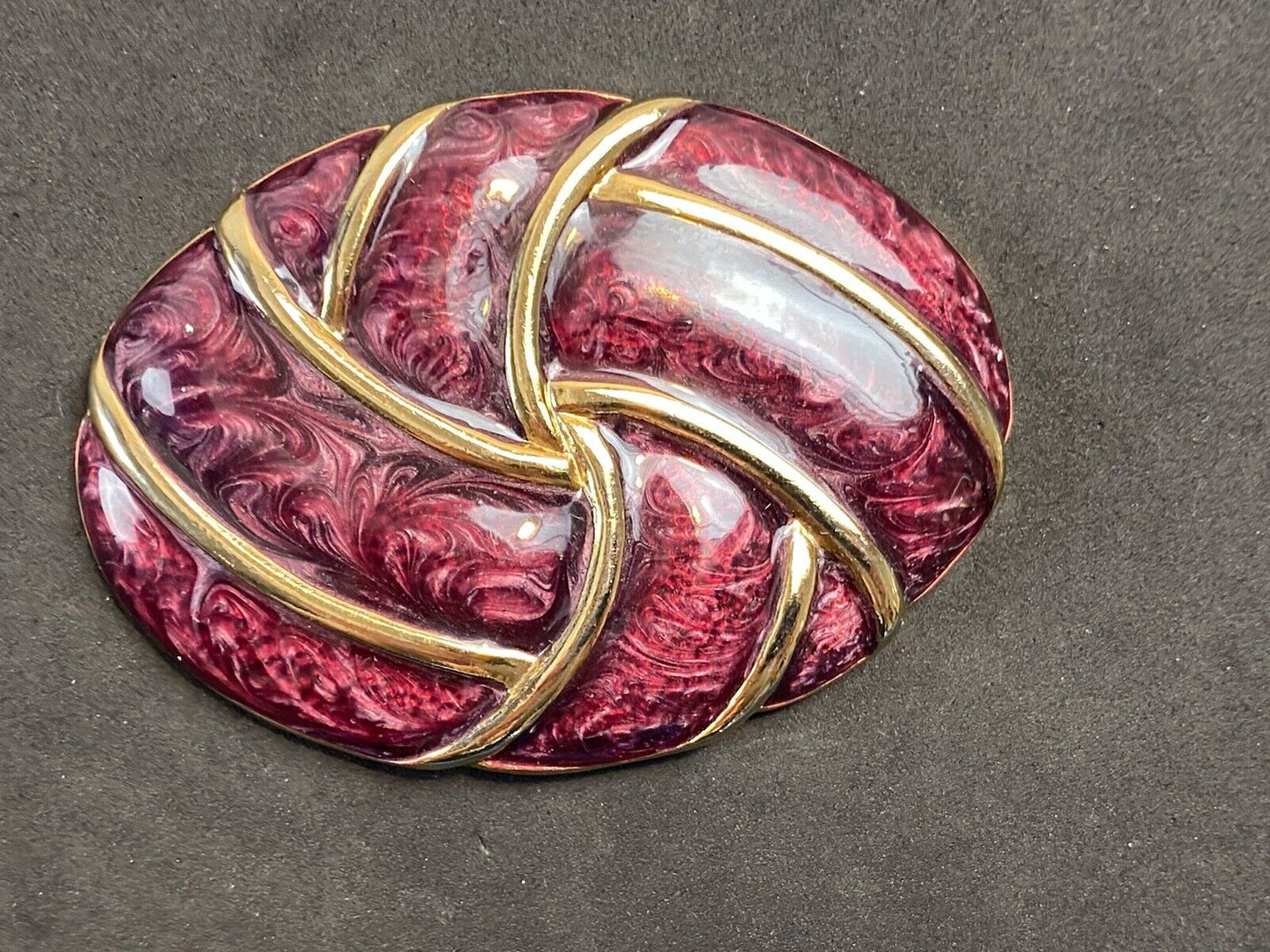 Vintage 80'S Red gold tone Scarf Belt enamel Clip signed Day-Lor