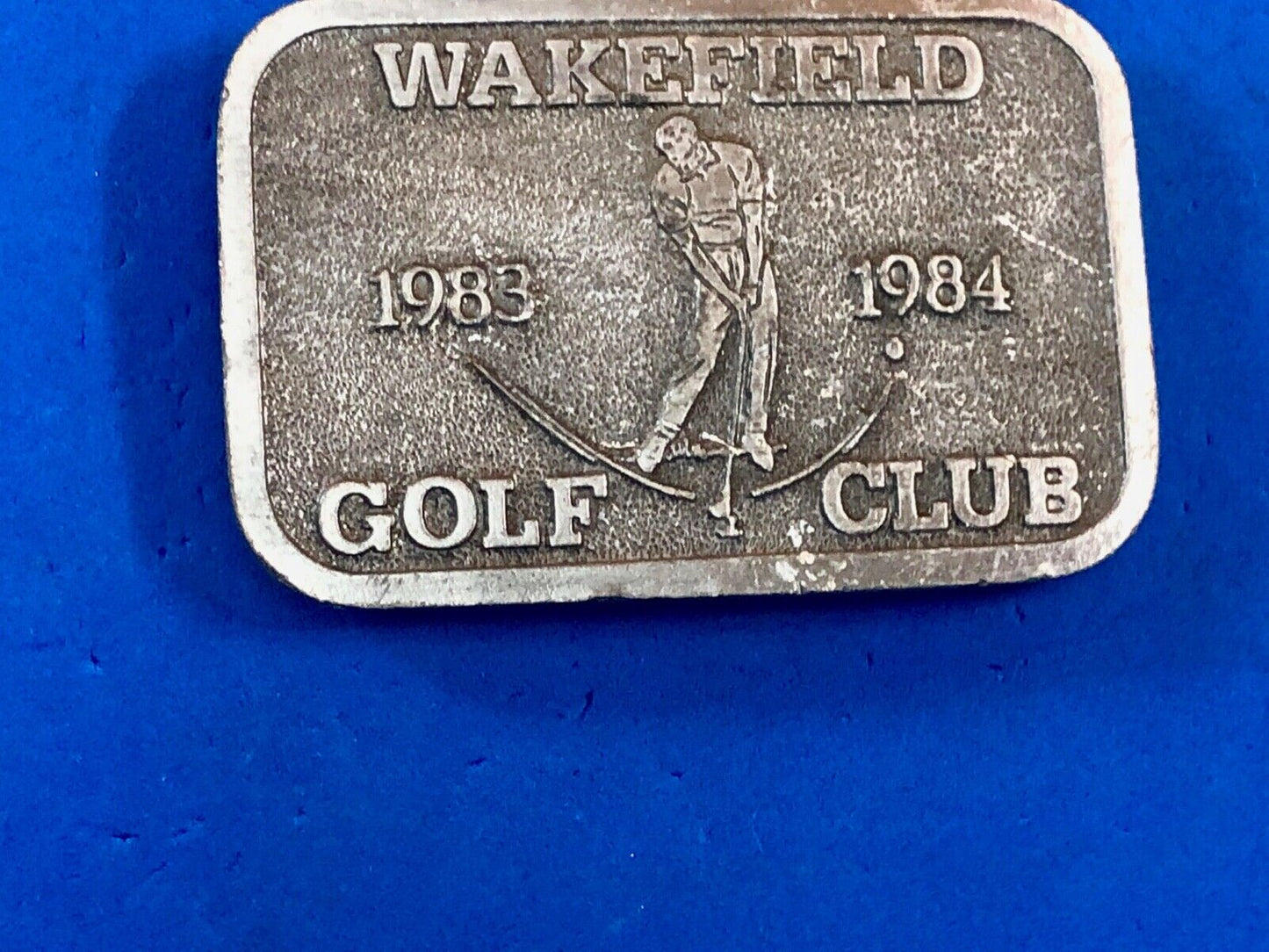 Vintage 1984 - WAKEFIELD golf country club belt buckle