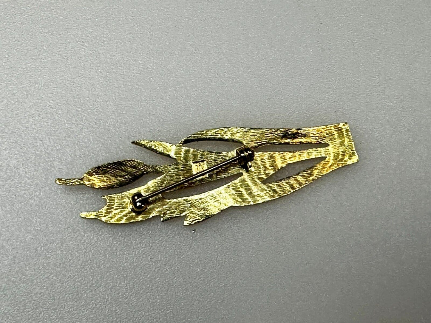 Beautiful Three Red Tulip Flower Gold Tone Vintage Brooch Pin - See Makers Mark!