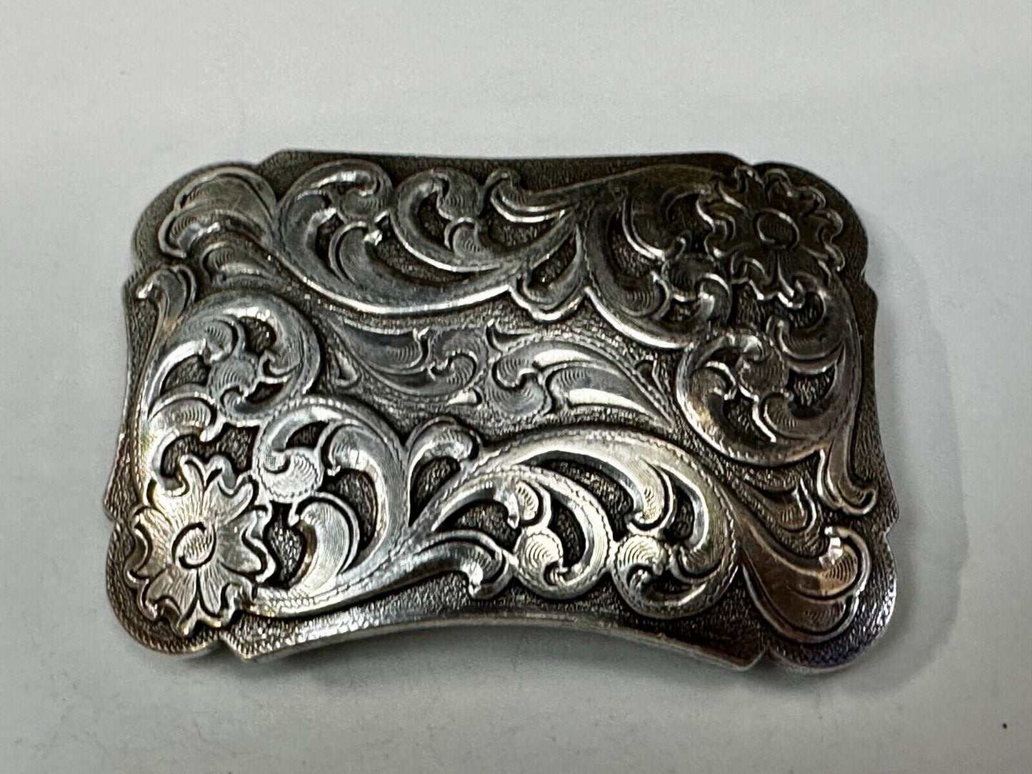 Beautiful Detailed Flower Swirl Floral Theme Silver Tone Rectangular Belt Buckle