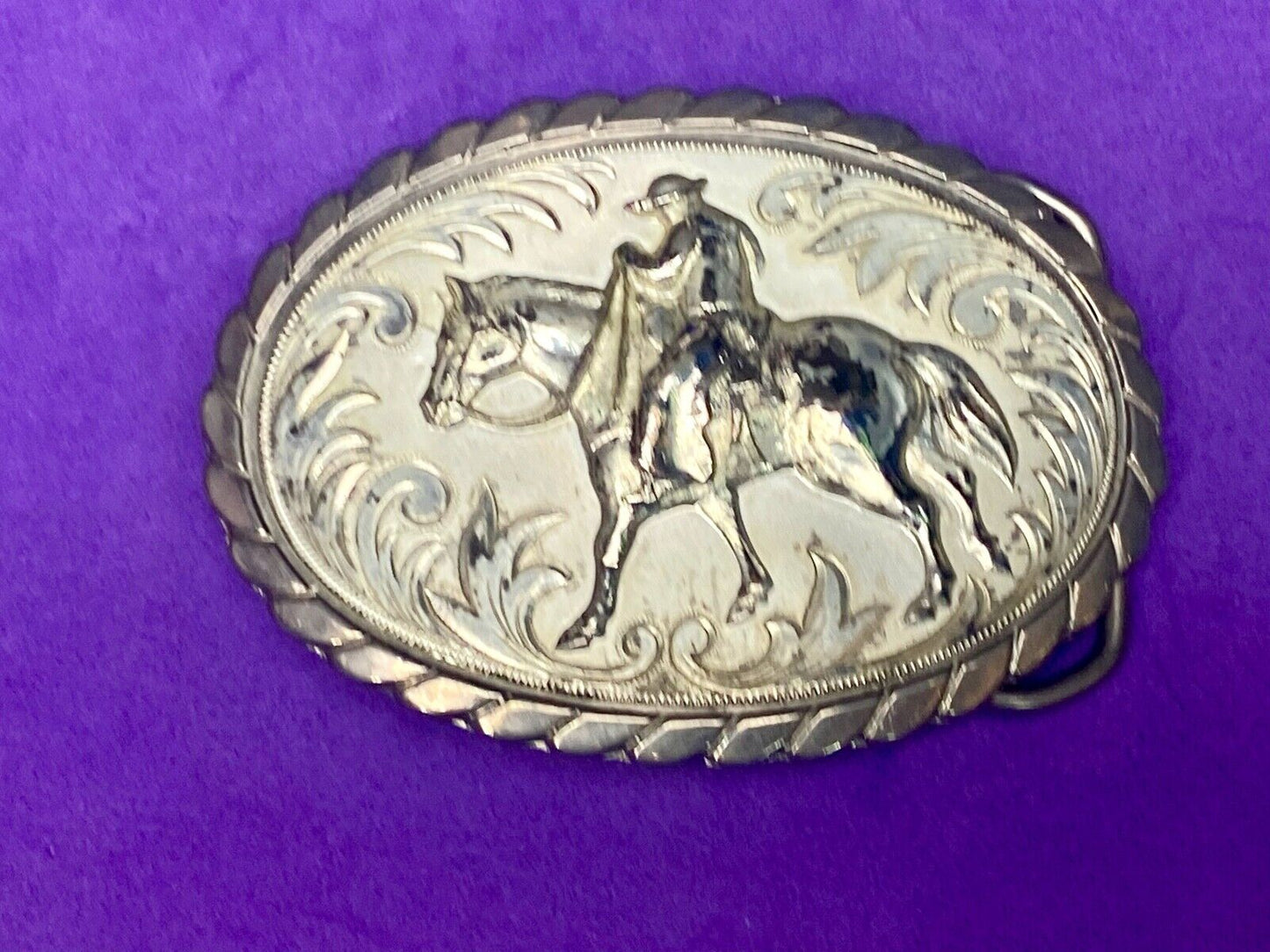 Vintage Cowboy Man Riding Horse Horseback Oval Western Style Belt Buckle