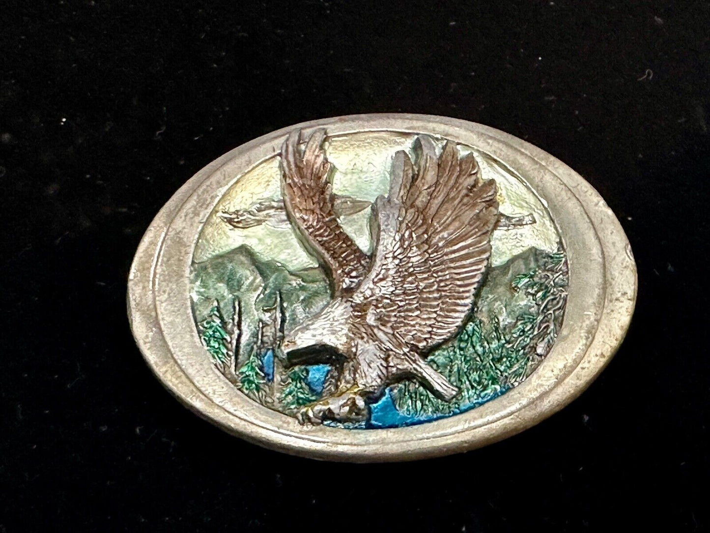 Beautiful patriotic flying eagle - Vintage 1988 C+J belt buckle