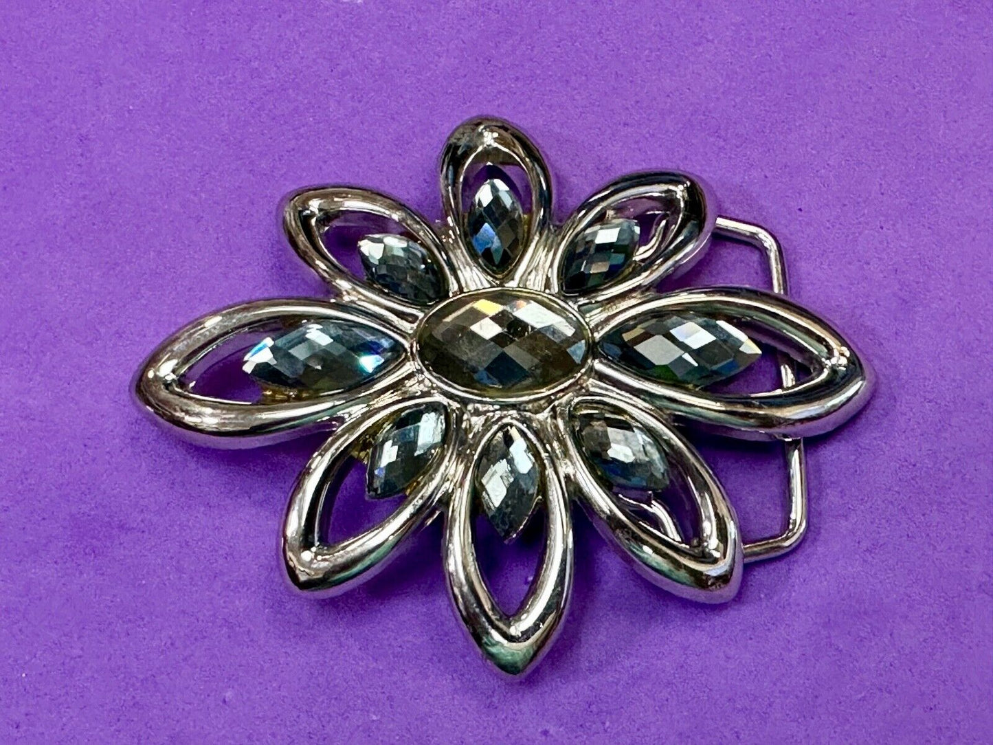 Beautiful Flower theme cutout A240 rhinestone belt buckle
