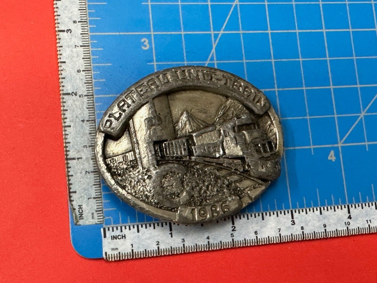 Vintage 1986 RR Plateau Unit Train commemorative pre-loved siskiyou belt buckle