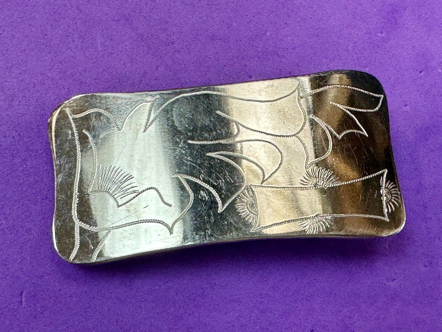 Unique Silver tone Flowing Flower Theme? belt buckle w/ blnak banner to engrave