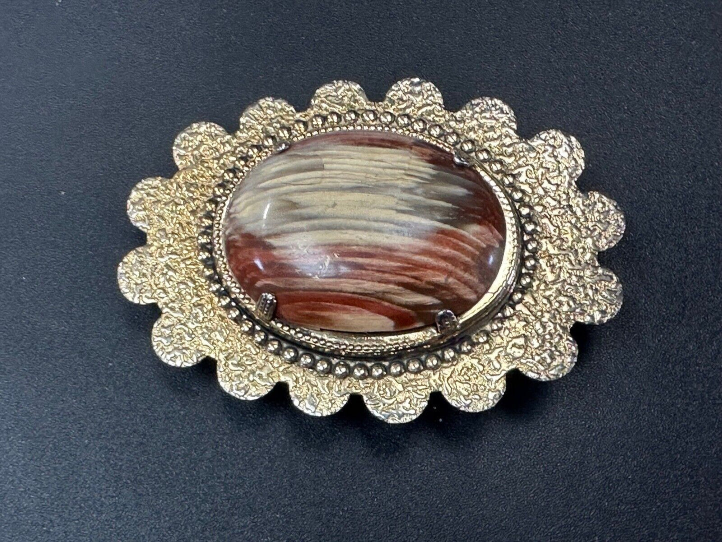 Beautiful Agate cabochon Red cab stone centerpiece on western belt buckle