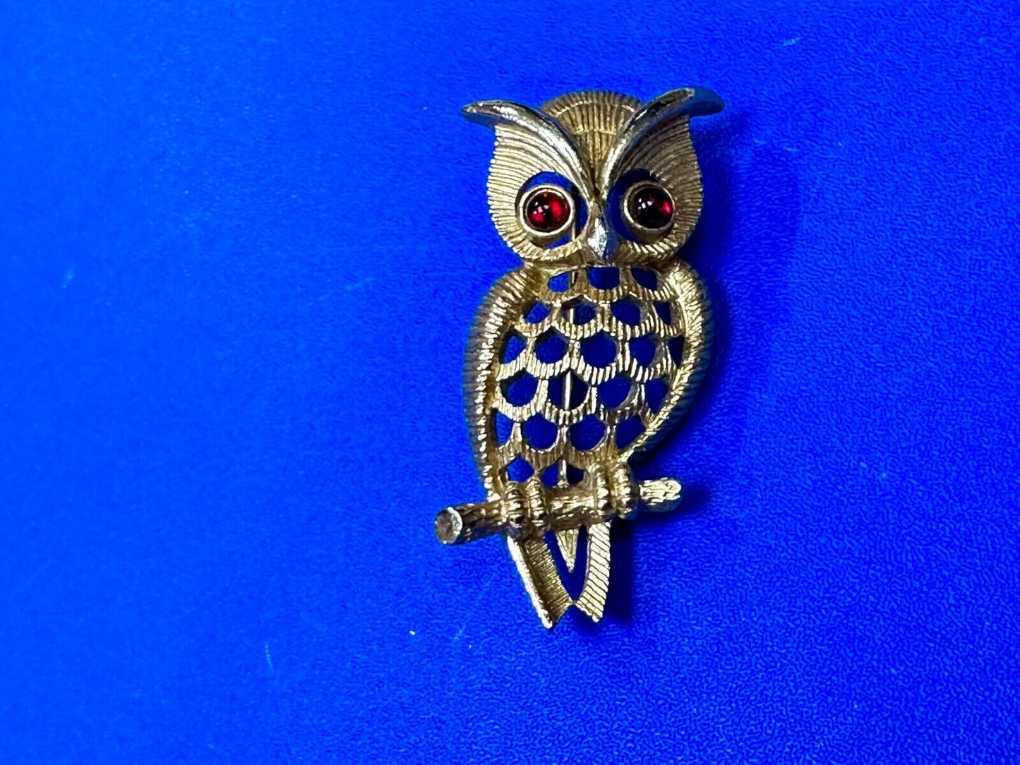 Avon Perched Owl Brooch Gold Tone Red Eyed Owl Pin