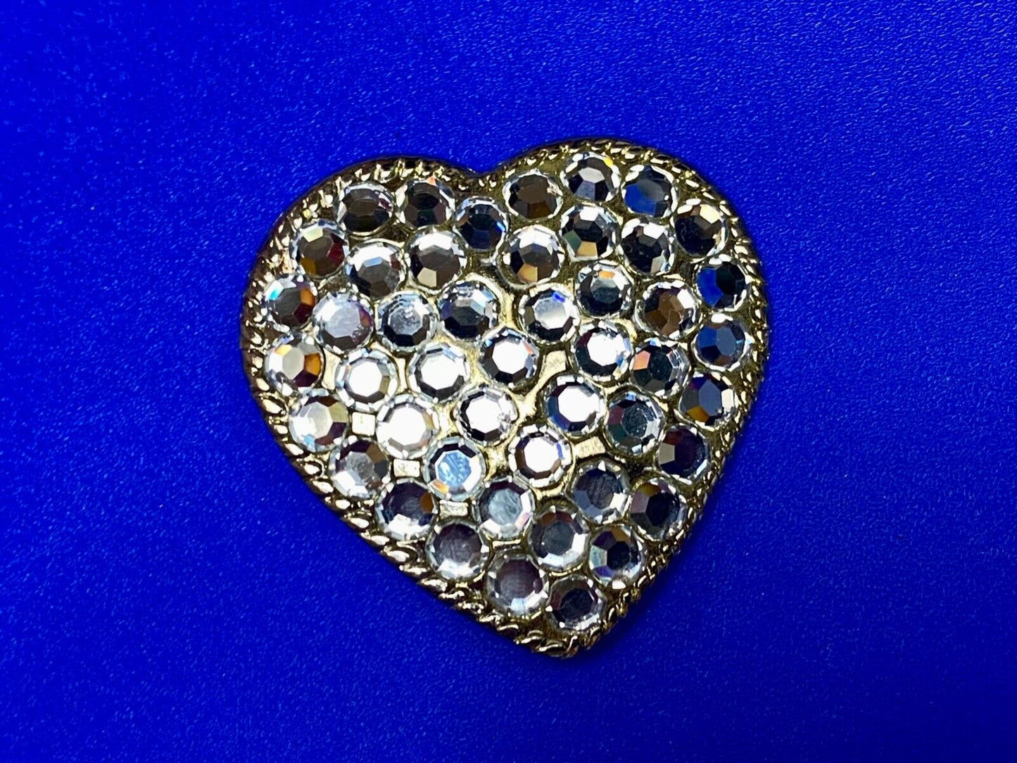 Beautiful Jeweled Rhinestone covered HEART belt buckle