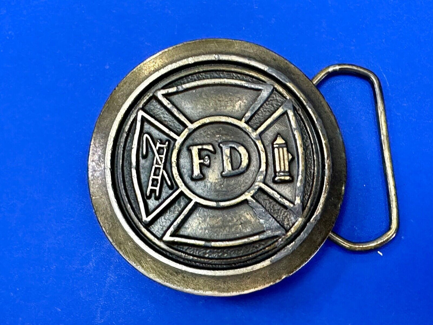 Vintage 1977 Fire Department FD Hook & Ladder Emblem belt buckle
