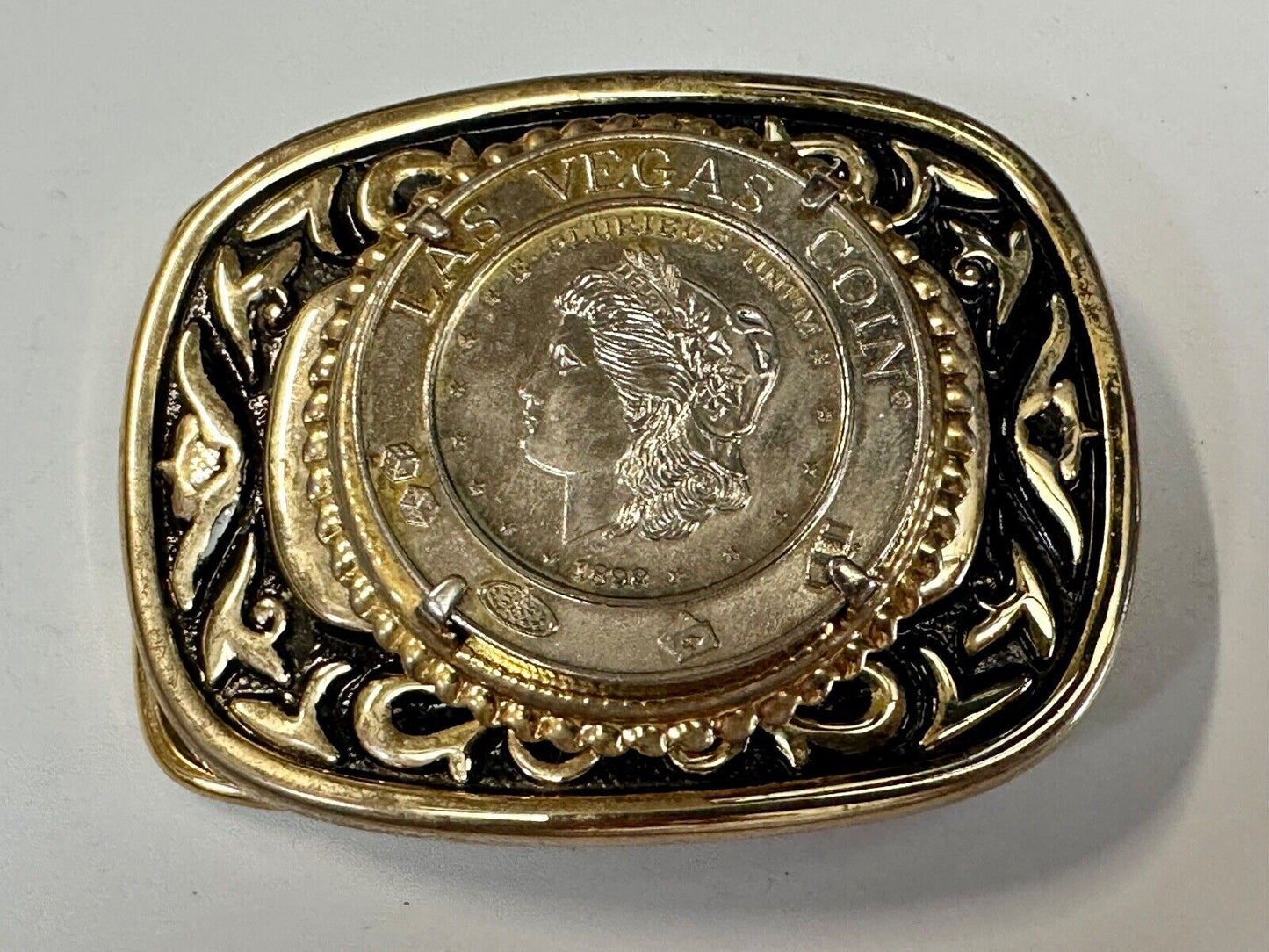VINTAGE CASINO SOUVENIR LAS VEGAS NEVADA DOLLAR FAUX 1878 COIN METAL BELT BUCKLE