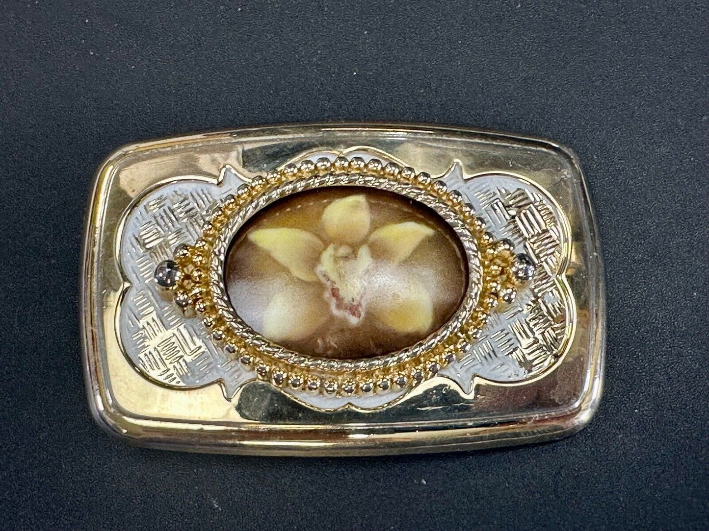Vintage cabochon cab style flower centerpiece beautiful gold tone belt buckle