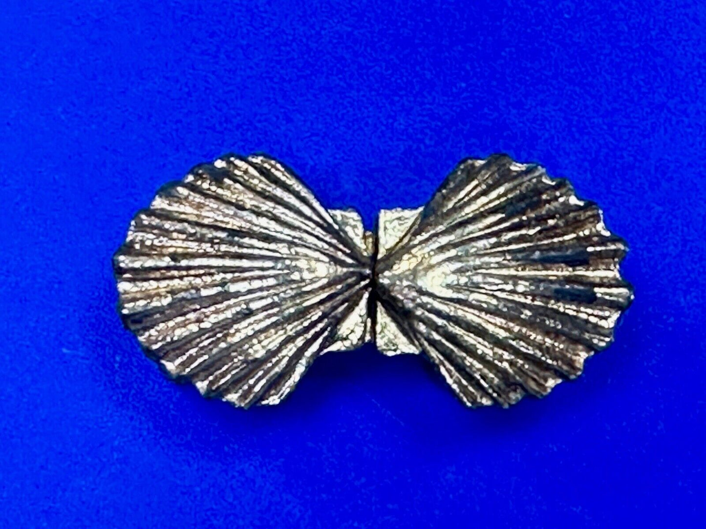 Two piece Clam Shells interconnecting vintage small belt buckle Signed
