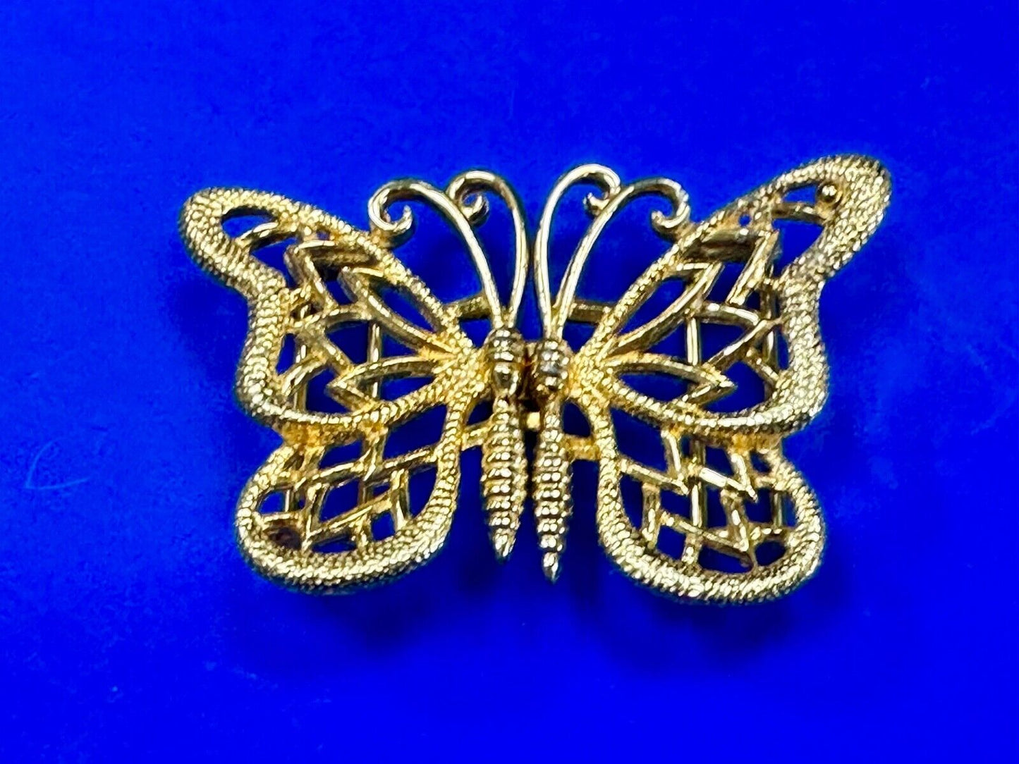 Beautiful BUTTERFLY gold tone two-piece interlocking Mimi Di N 1976 belt buckle