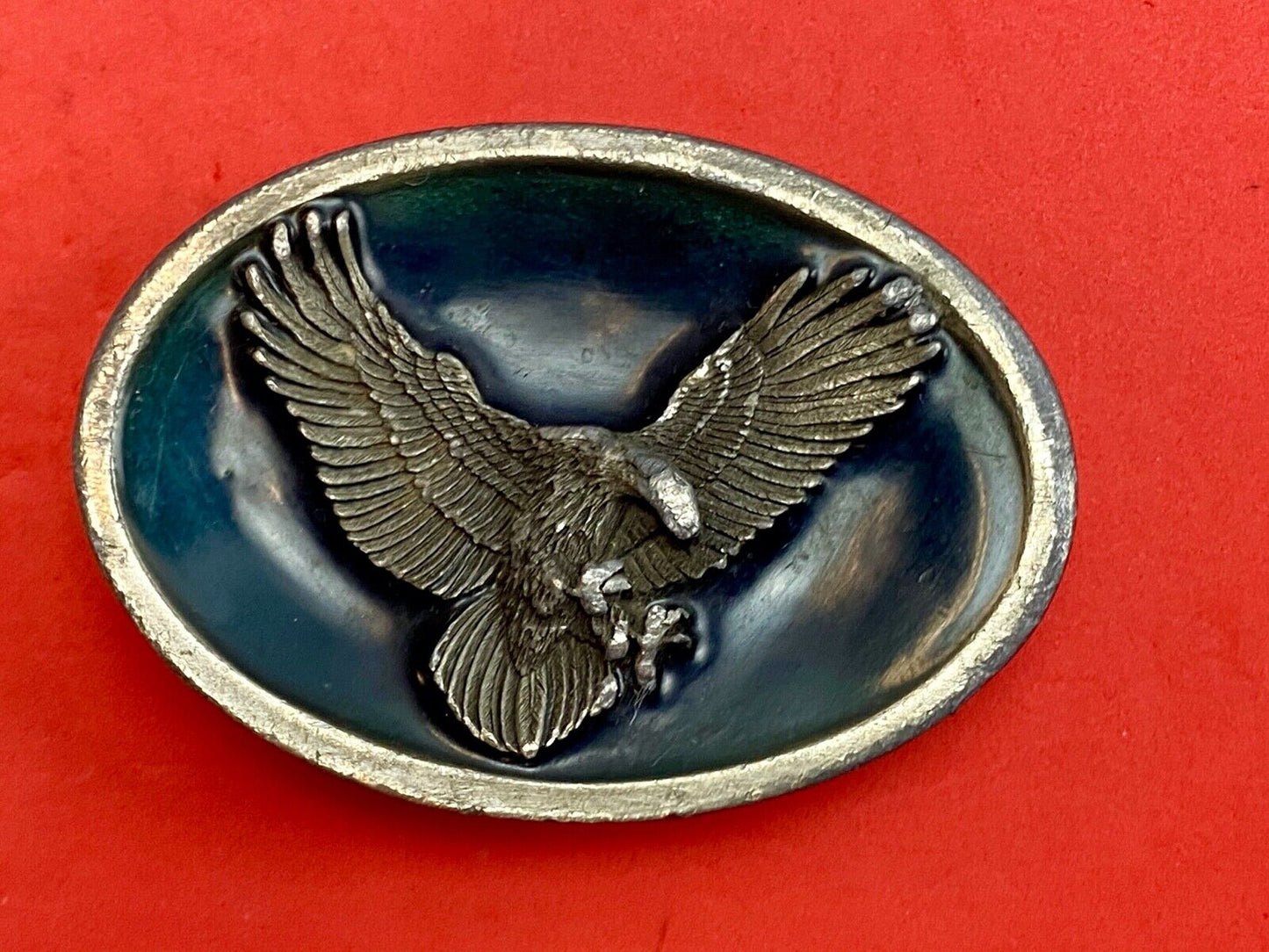 Vintage 1988 EAGLE FLYING HUNTING LANDING 3D BERGAMOT BUCKLE CO MAKER Z-45
