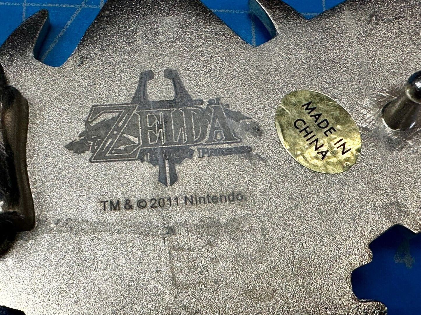 The Lengend of Zelda Twilight Princess Triforce Logo Belt Buckle TM2011 Nintendo