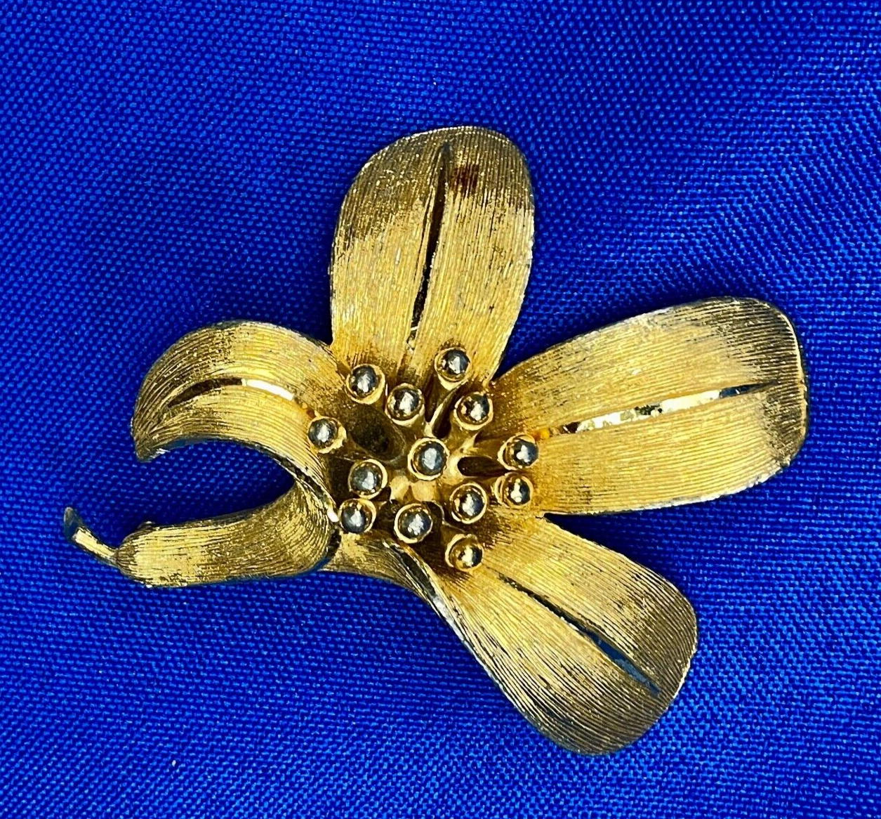Vintage BSK Lily Flower Gold Tone Brooch Pin Costume Jewelry