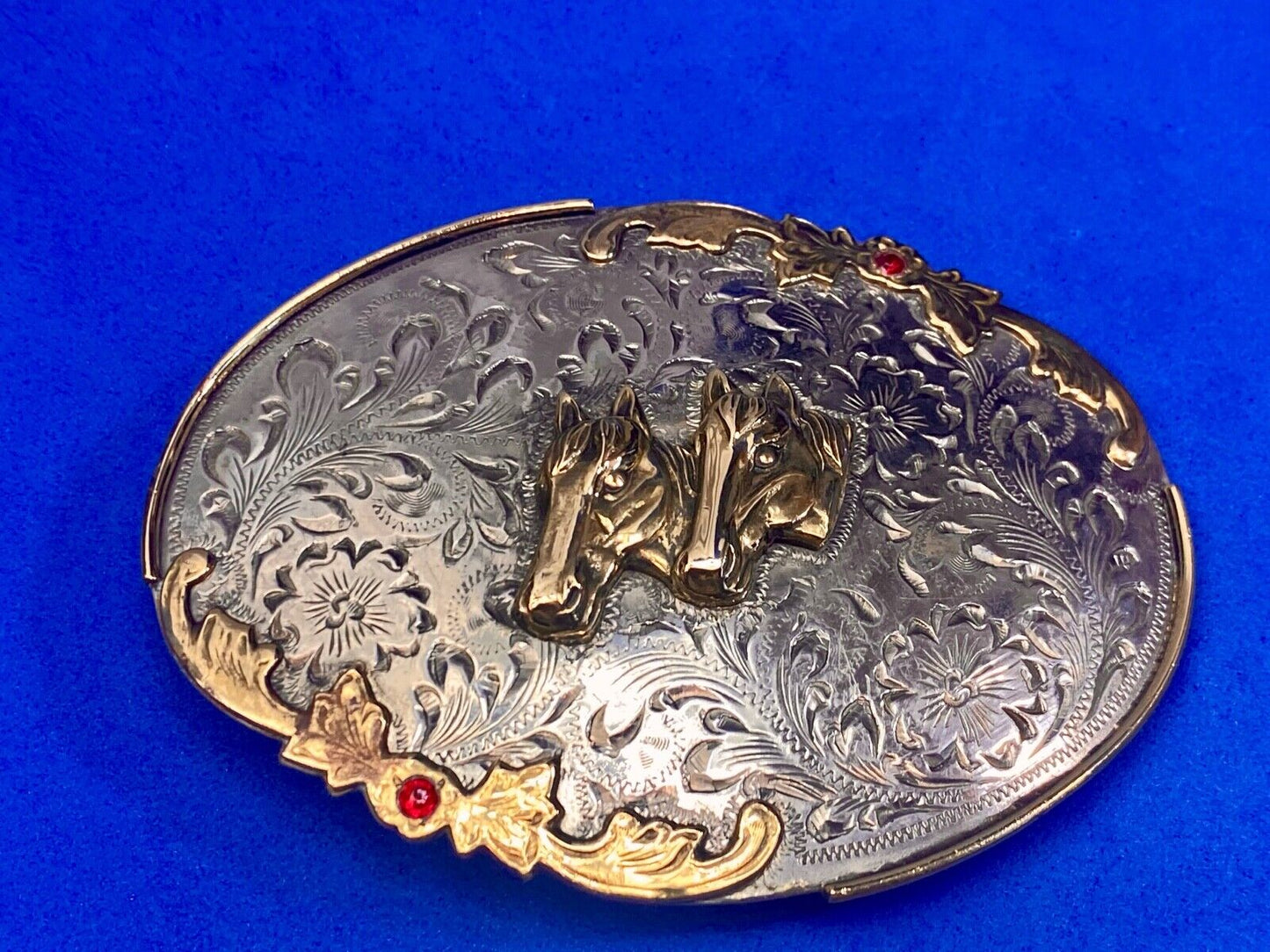Beautiful & Quality! Vintage horse head Bust Flower Swirl 4" belt buckle