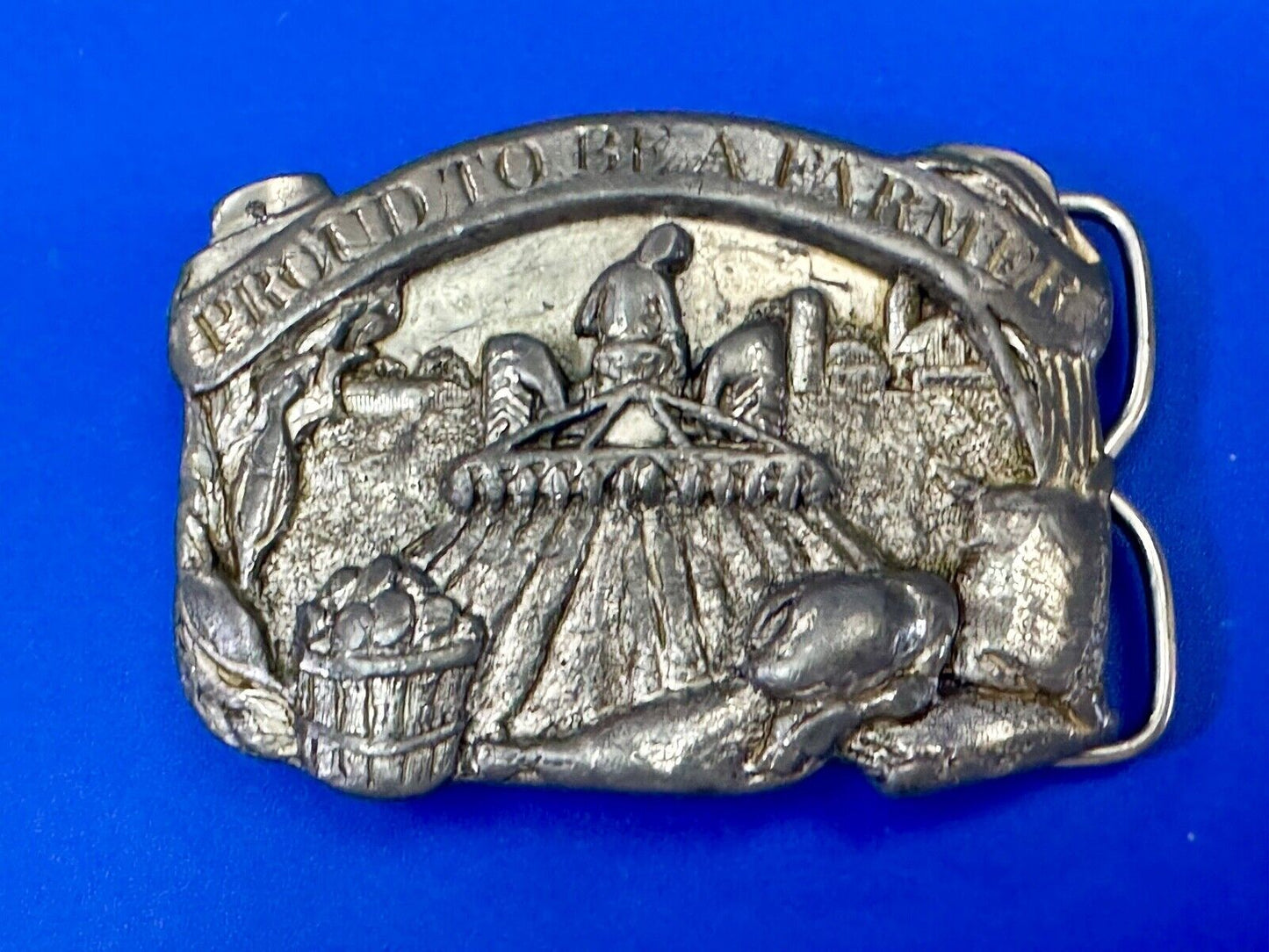 The American Farmer - Best in the World Im proud to be a farmer Vtg belt buckle