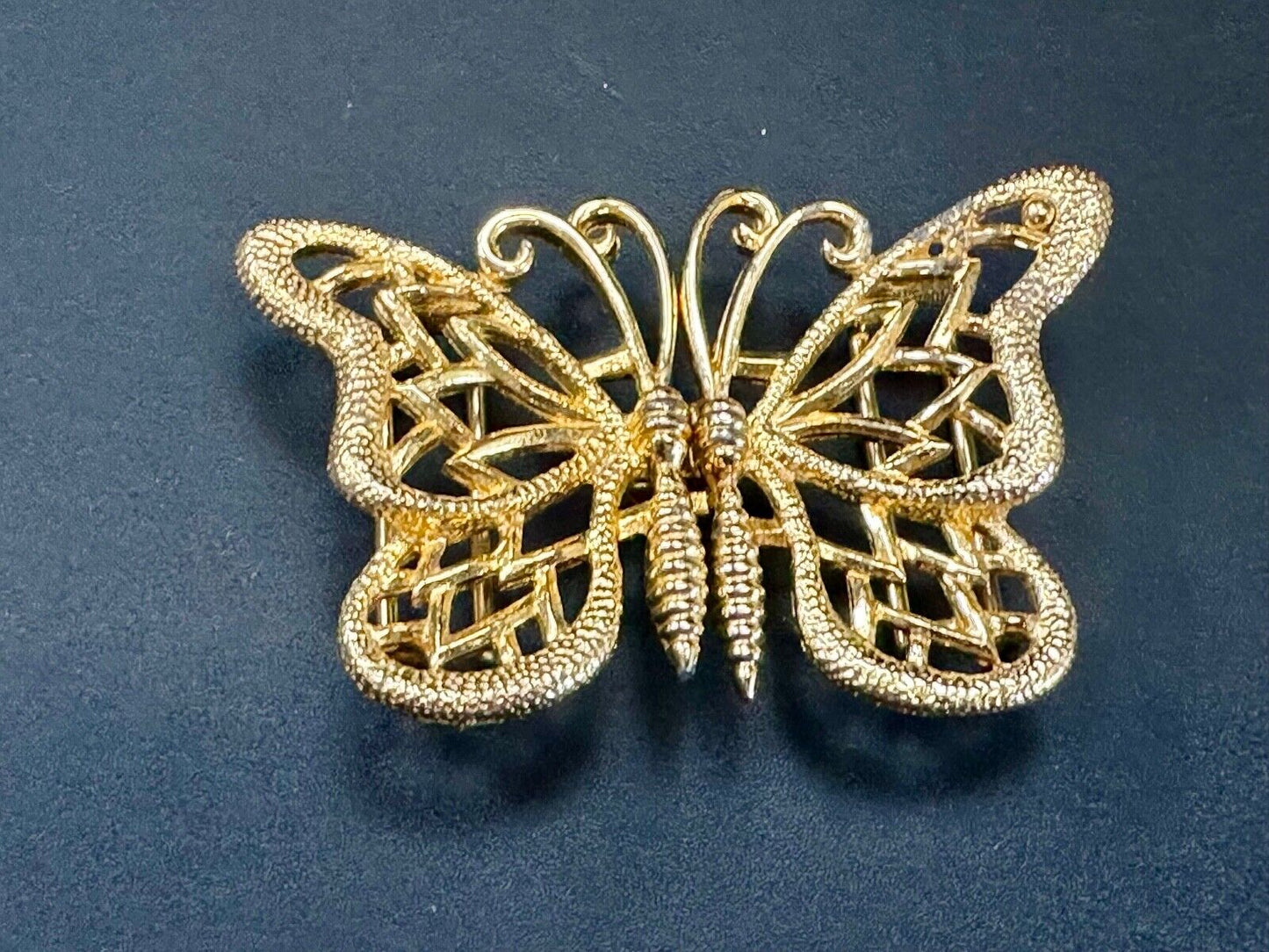 Beautiful BUTTERFLY gold tone two-piece interlocking Mimi Di N 1976 belt buckle