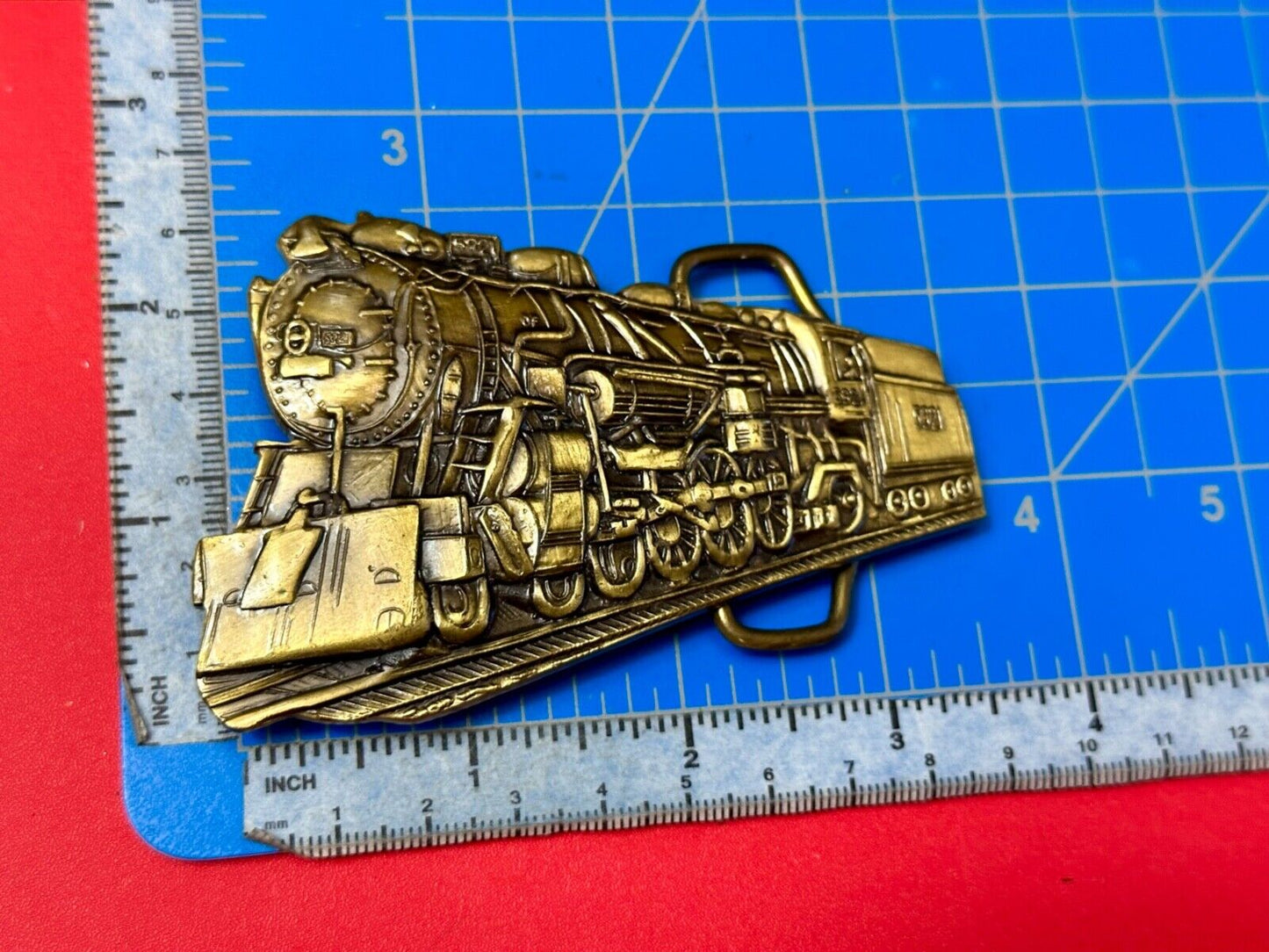 Beautiful Steam Locomotive Engine figural solid brass collectors belt buckle