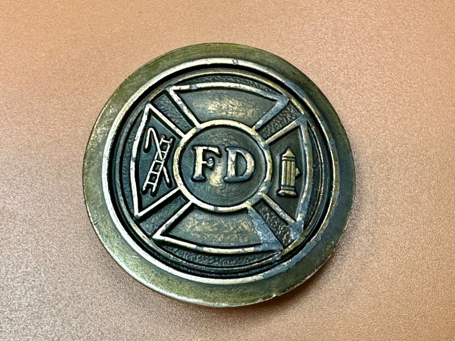 Vintage 1977 Fire Department FD Hook & Ladder Emblem belt buckle